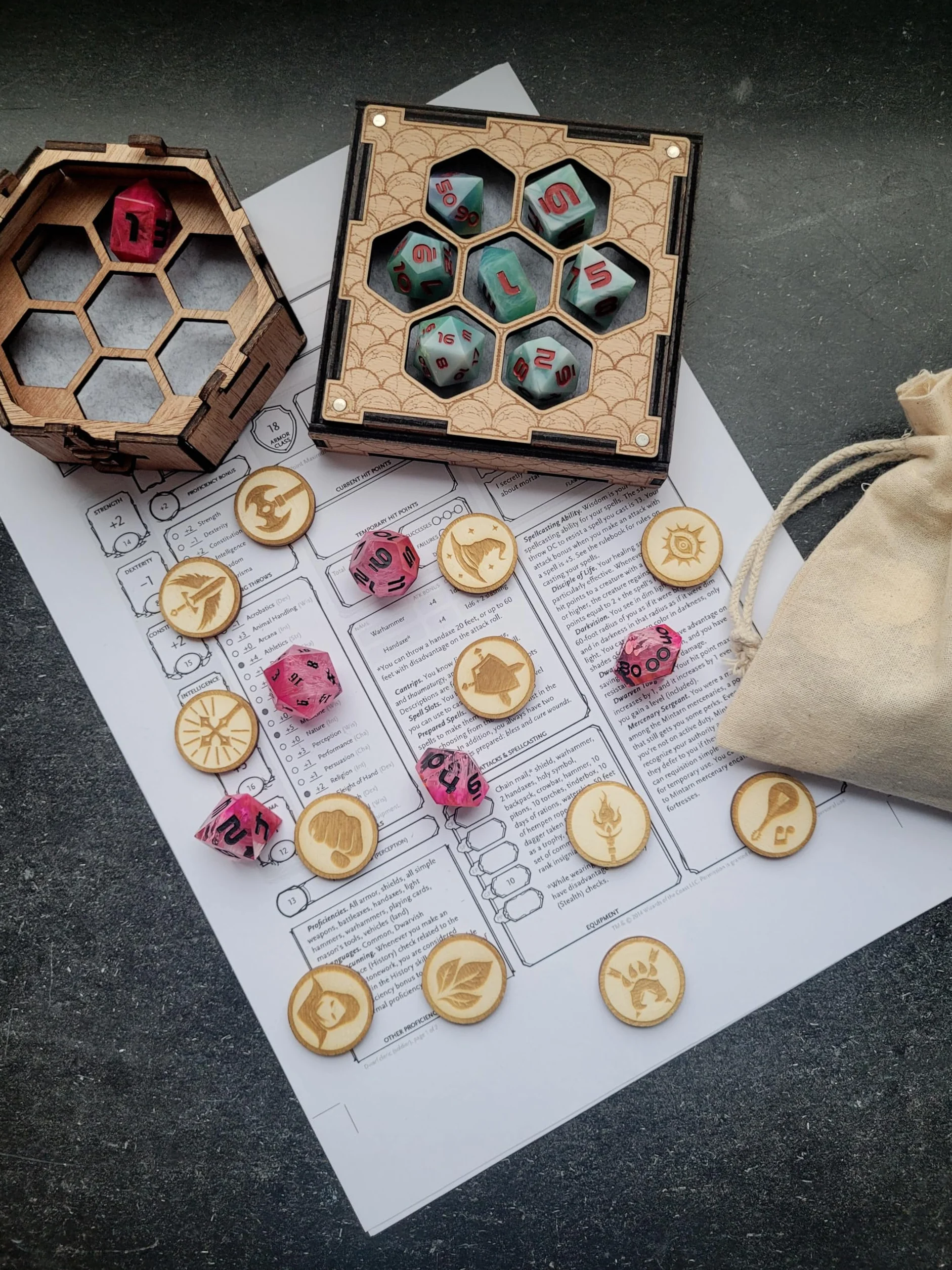 Token DND per Eroi in Legno incisi al Laser – 18 pennarelli Battlemap per Tutte Le Classi & Death Saves – Dungeons And Dragons Tablet op Accessori