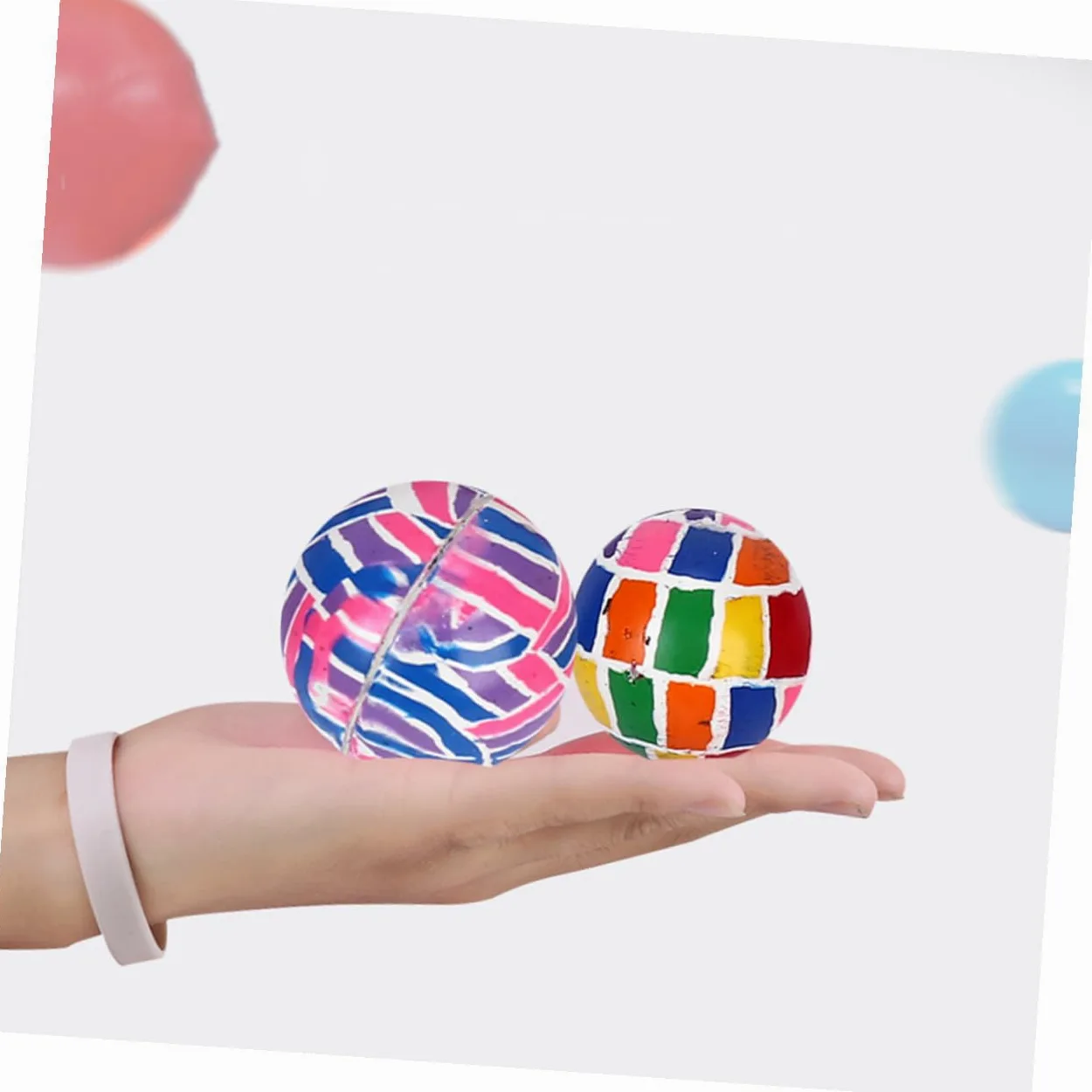 Uonlytech 100 Pezzi Palle Rimbalzanti in Gomma da 32mm Palla per Saltare Morbida e Inodore Giocattolo per Bambini attività Ricreative Stile Casuale