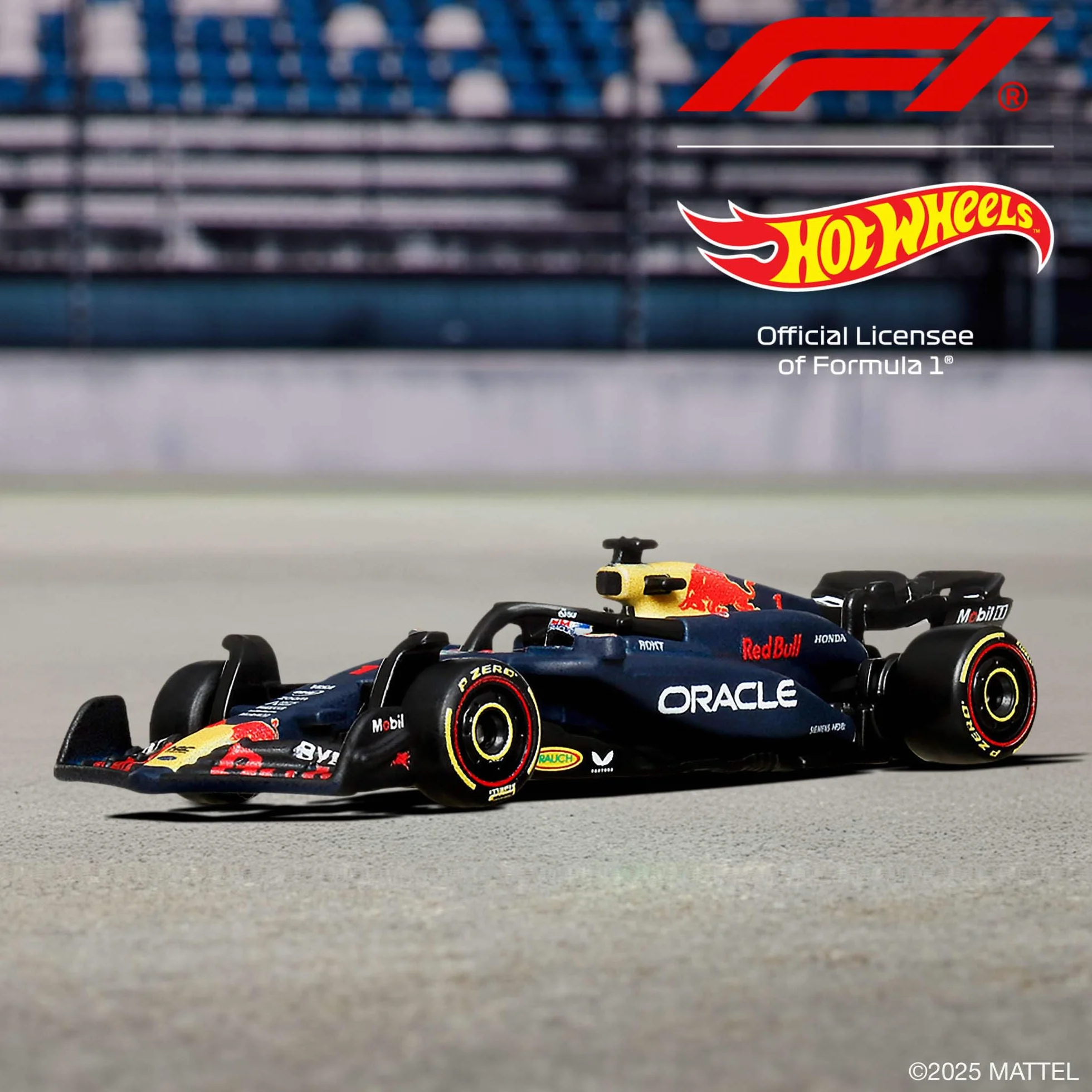 Hot Wheels Premium - Formula 1 auto da corsa, Oracle Red Bull Racing RB20, modellino die-cast in scala 1:64 da collezione, con pneumatici Real Riders, carrozzeria e telaio in metallo, JBM12