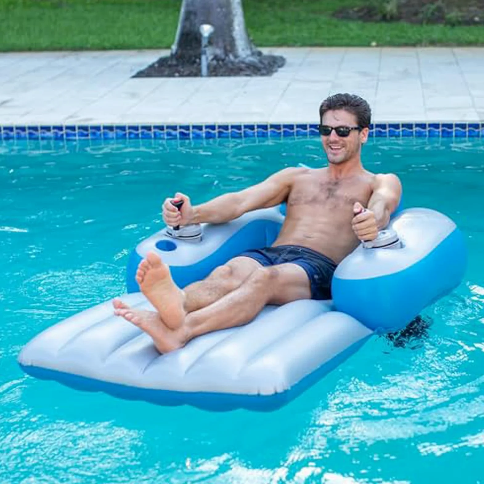 Lettino Gonfiabile Motorizzato, Sdraio Motorizzato per Piscina | Comodo e Portatile per l'estate, il Mare e Prendere il Sole Capacità 220lbs, Controllo a Un Pulsante