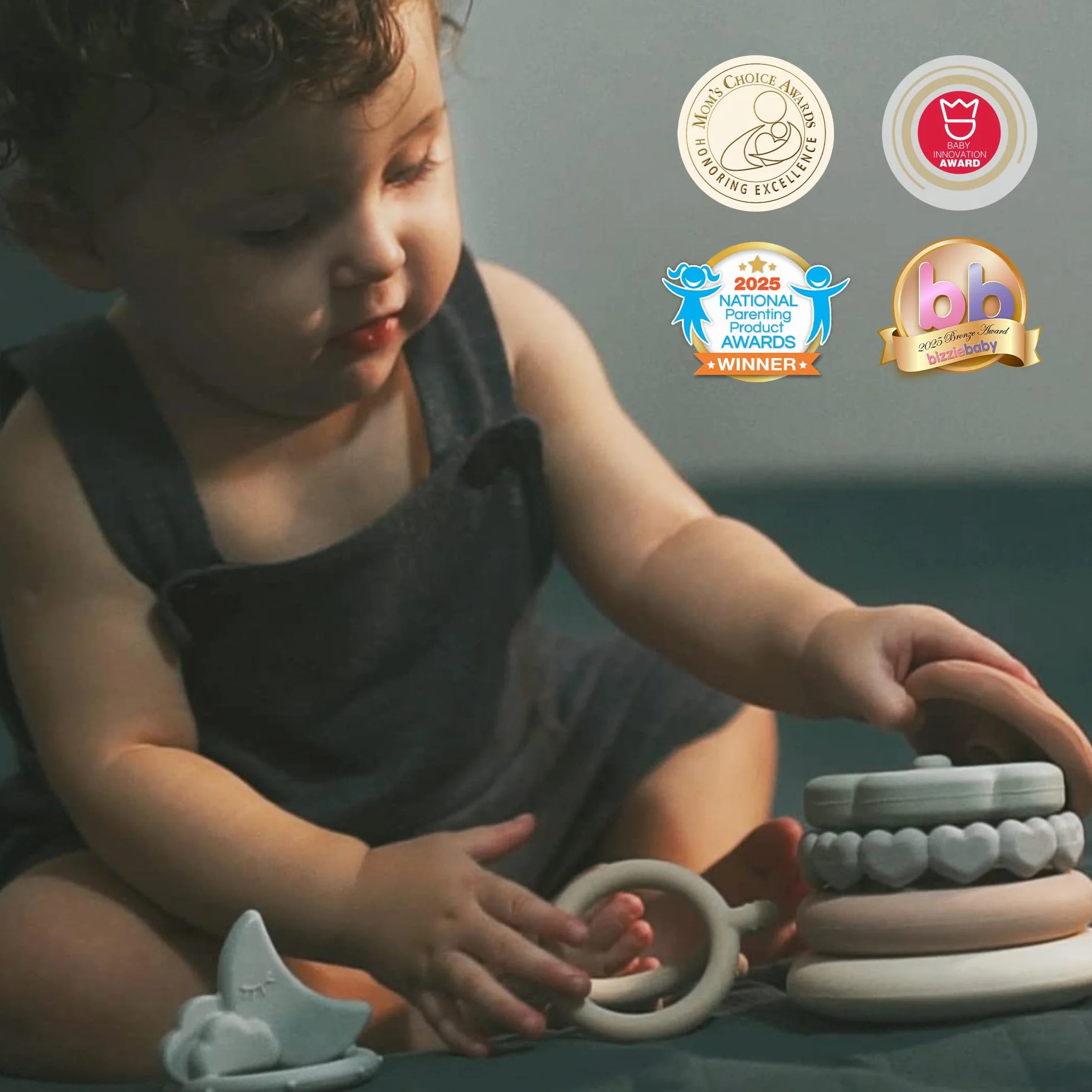 Moonkie Giochi Impilabili, Gioco Bambino Silicone, Giochi Dentizione Neonato, Torre Montessoriana, Giocattoli Educativi, Costruzioni per Bambini, Dentizione Super Morbide, Giochini Regalo, 7 Pezzi