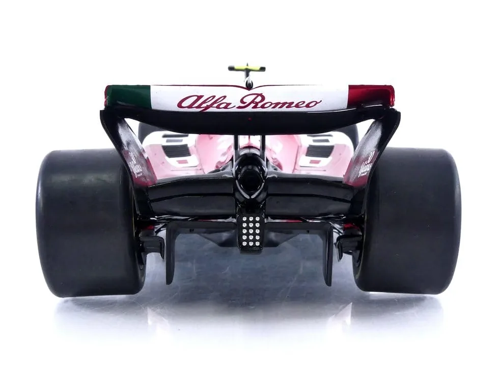 Solido Modellino auto 1:18 Alfa Romeo Guanyu bianco