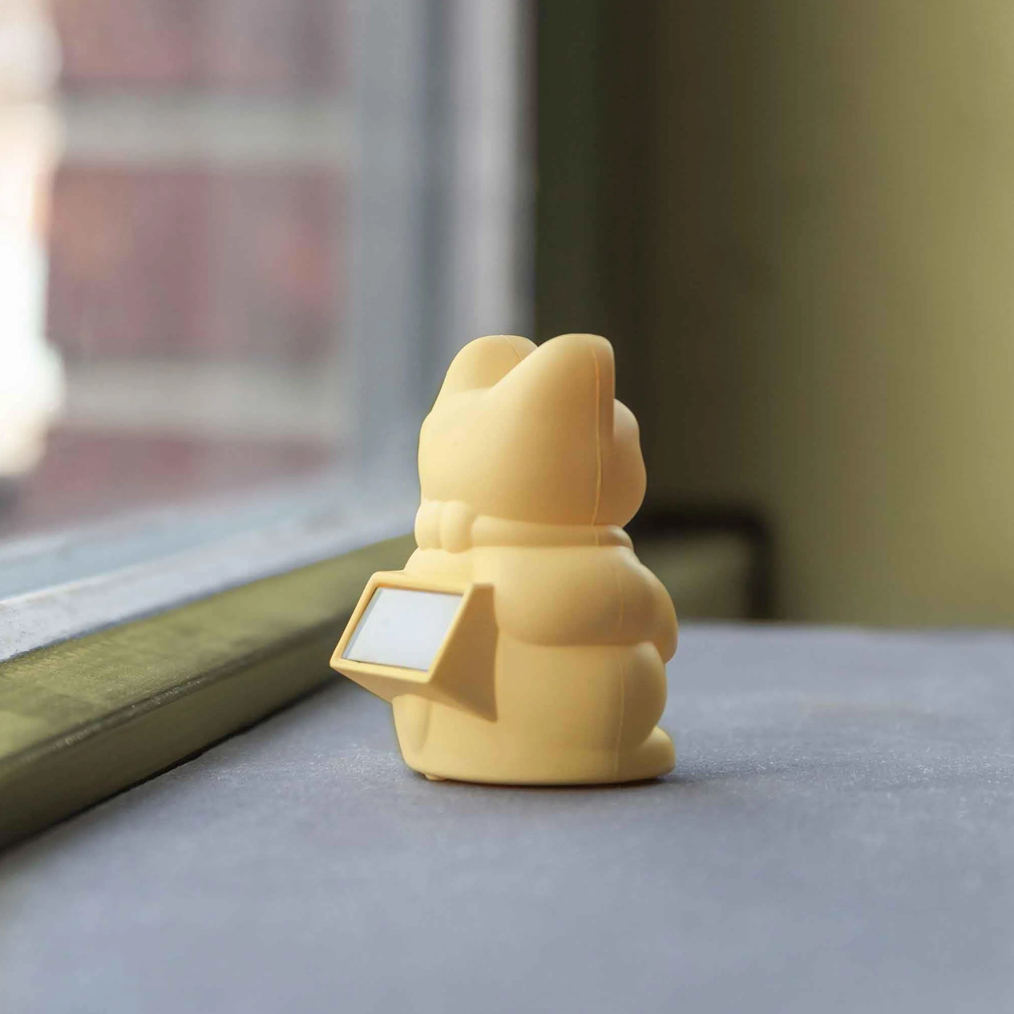 Lucky Cat Solar Yellow