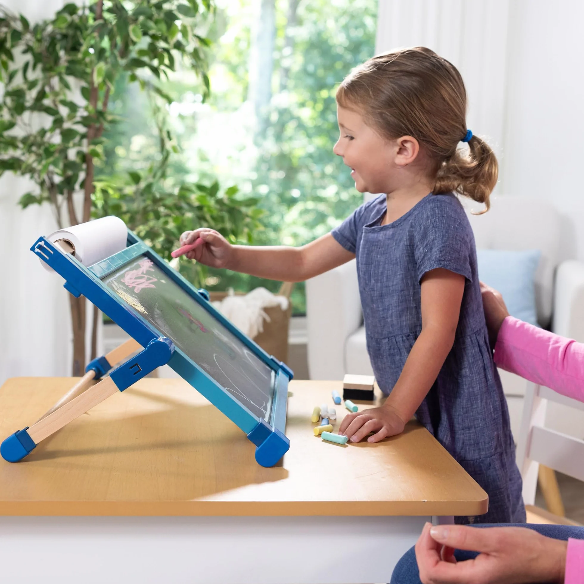 Melissa & Doug 12790 Cavalletto da Tavola Magnetico a Due Lati - Lavagna Cancellabile a Secco e per Gessetti