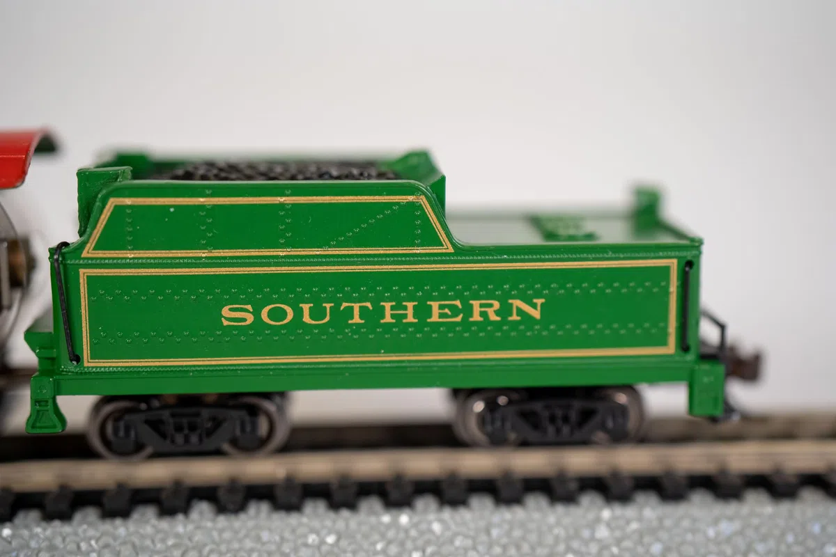 Bachmann And Tender Southern Train Car, Green, N Scale Auto Prairie 2-6-2 Locomotiva e tenero vagone del Treno del Sud, Verde, Scala N, Colore, 51572