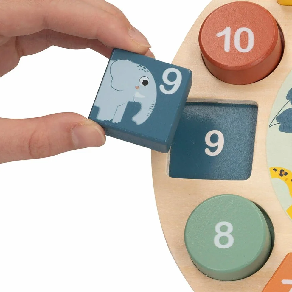 WOOMAX - Orologio in Legno Giocattolo, Zookabee, Diametro 22 cm, Animali Selvatici, Orologi educativi, Incassabili, Design Giungla, Gioco educativo, Giocattoli Bambini 3 Anni, Orologi educativi, FSC