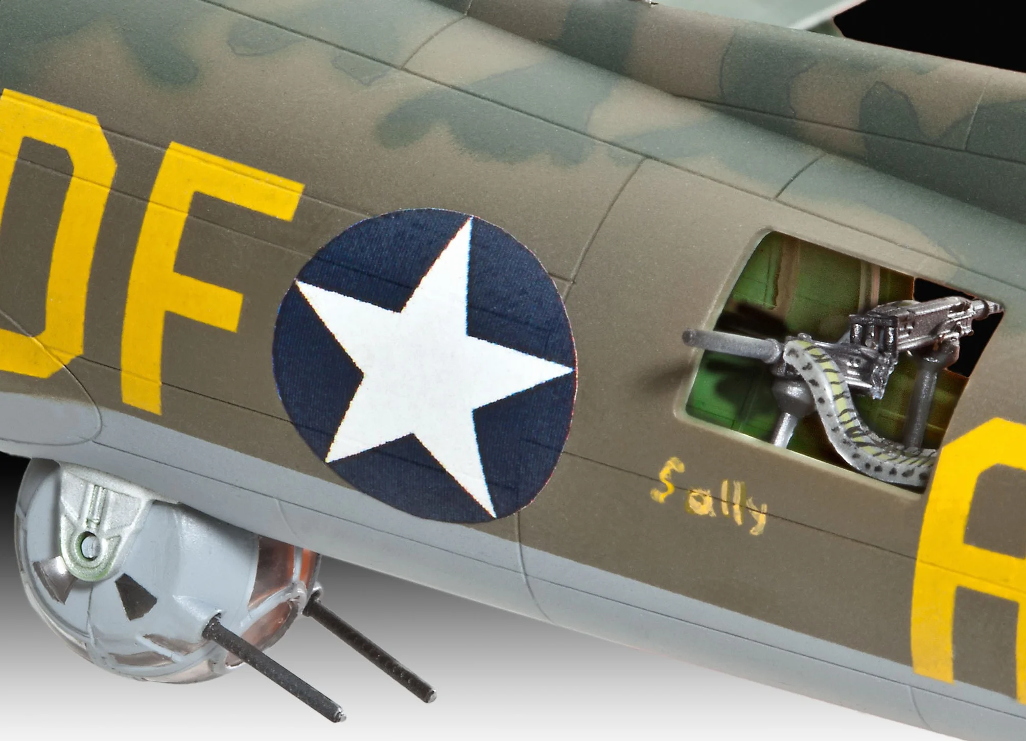 Revell B-17F Memphis Belle Kit di Modello in Plastica Scala 1:72