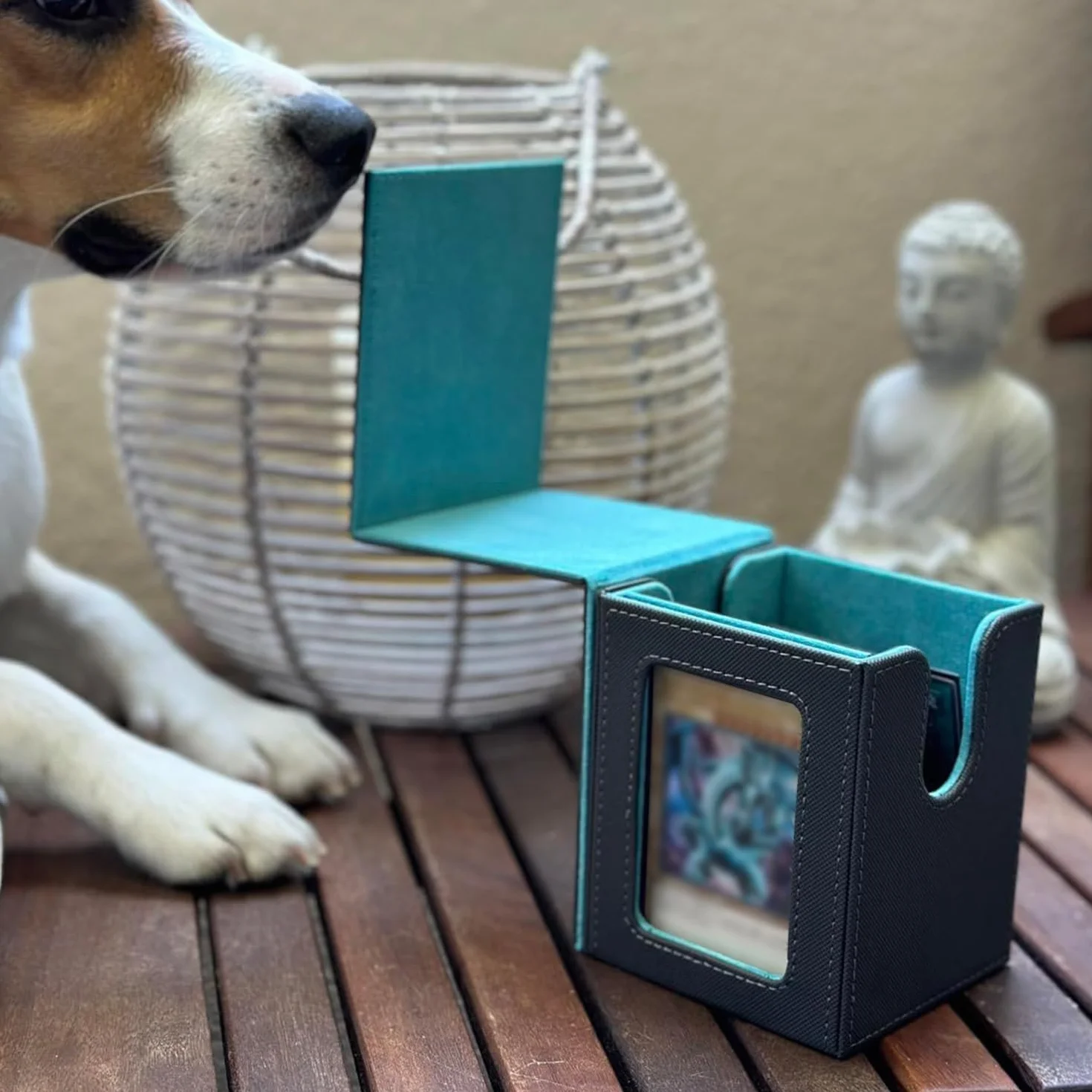 Box Porta Mazzo mit Display per Carte MTG Capacità di 100+ Carte/30+ Carta Toploader,Magnetic Flip Deck Box per le Carte di Magic Commander TCG (Verticale-Blu Chiaro)