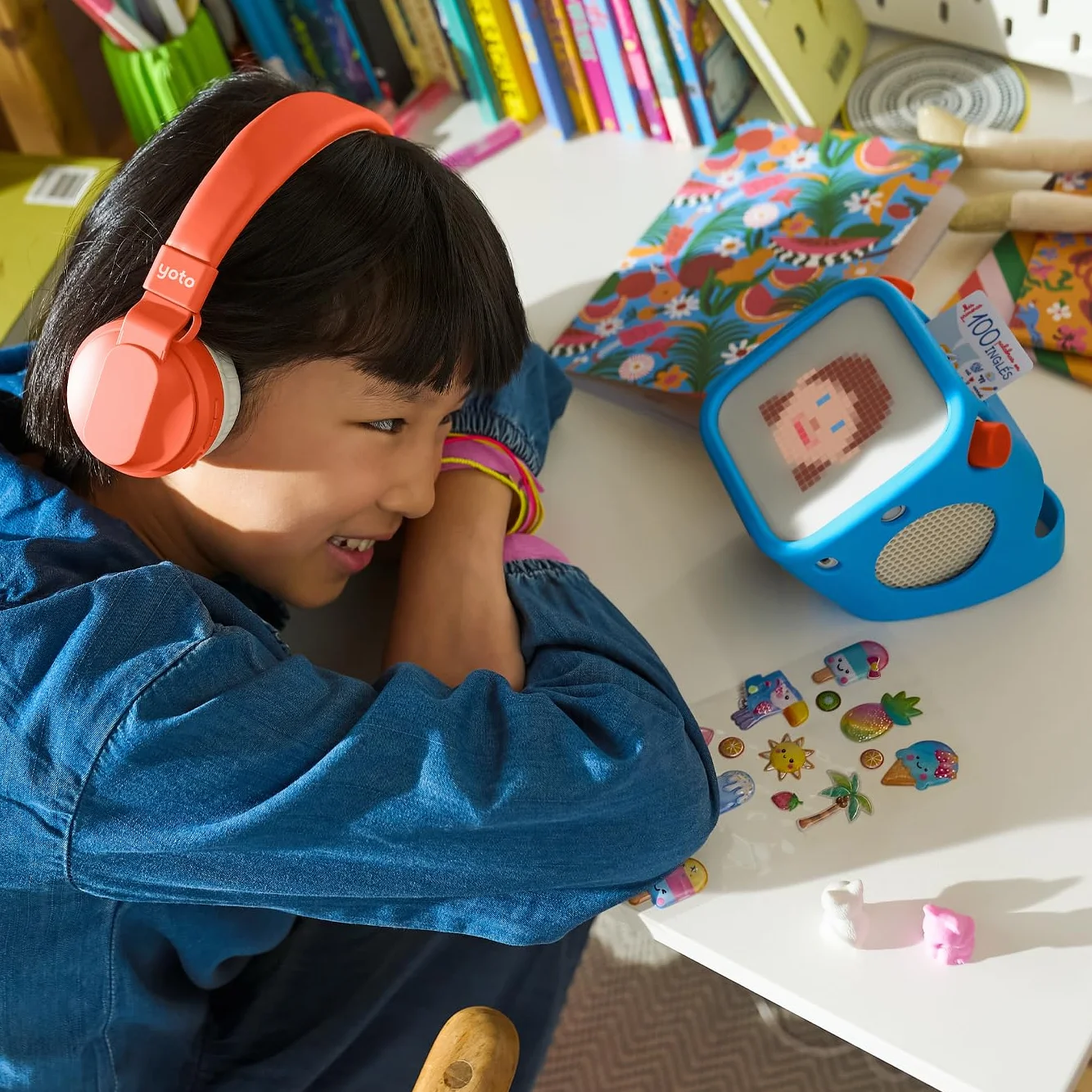 Yoto Confezione di ispirazione 3-7 anni - 6 carte con racconti audio per bambini in spagnolo senza schermi. Storie per imparare e quiz interattivi. Compatibile con Yoto. Età 3+.