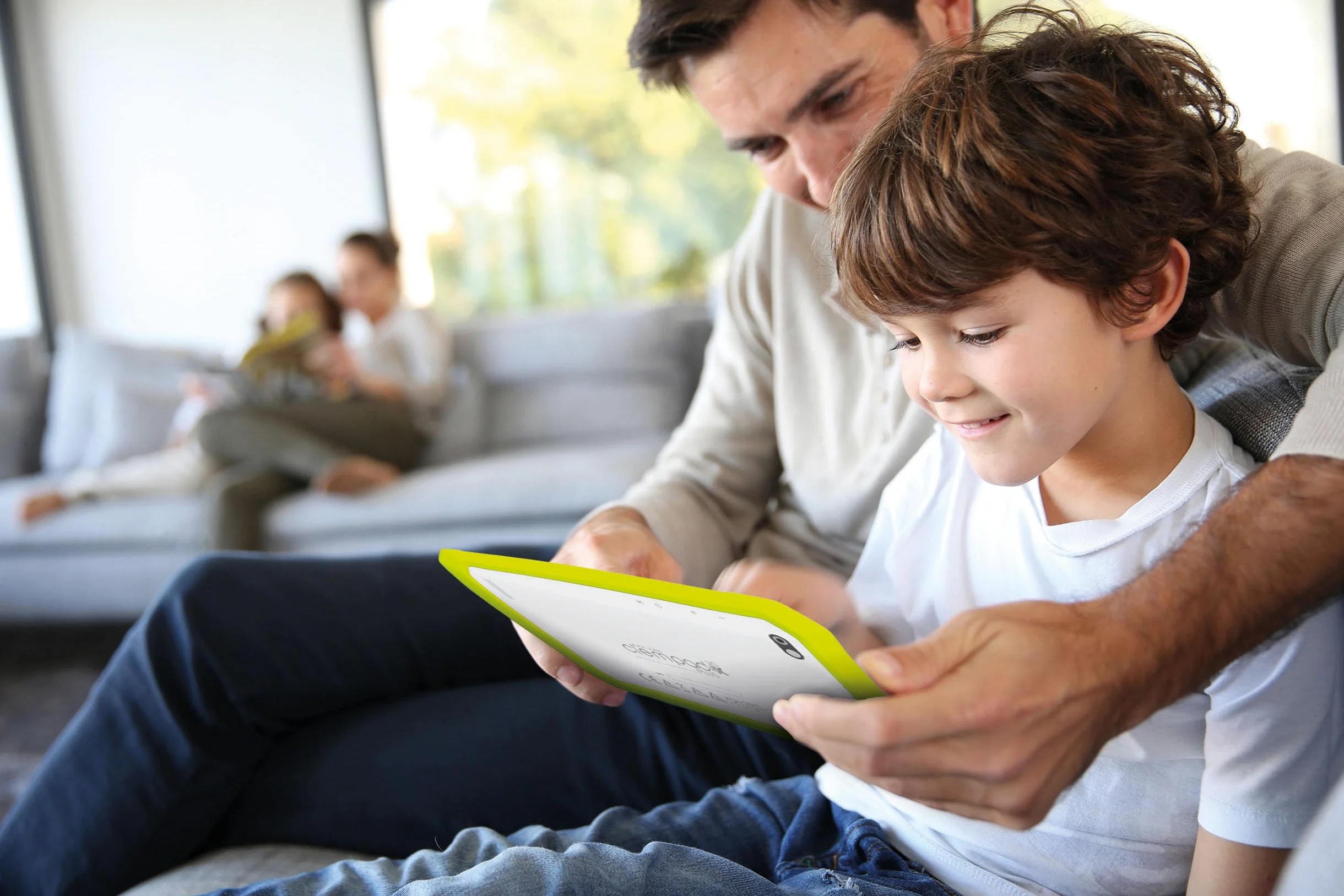 Clementoni - Clempad 8 Pollici PRO, Tablet Educativo Bambini 6-12 Anni, Screen HD, Memoria 16GB, RAM 2G, WiFi, Android 11, 2 Fotocamere, Google Play e Sistema Parental Control, Lingua Italiana, 16796
