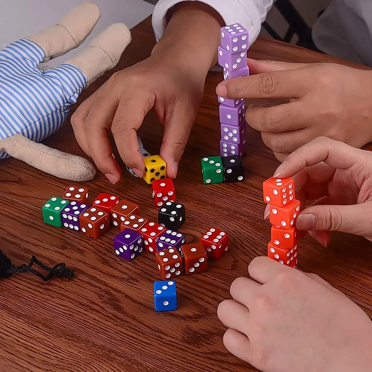 HUAZIZ 100 Pezzi Dadi 6 Facce 12mm Dadi da Gioco per enzi, Farkle, Yahtzee, Bunco or Insegnare i Matematici, 10 Colori