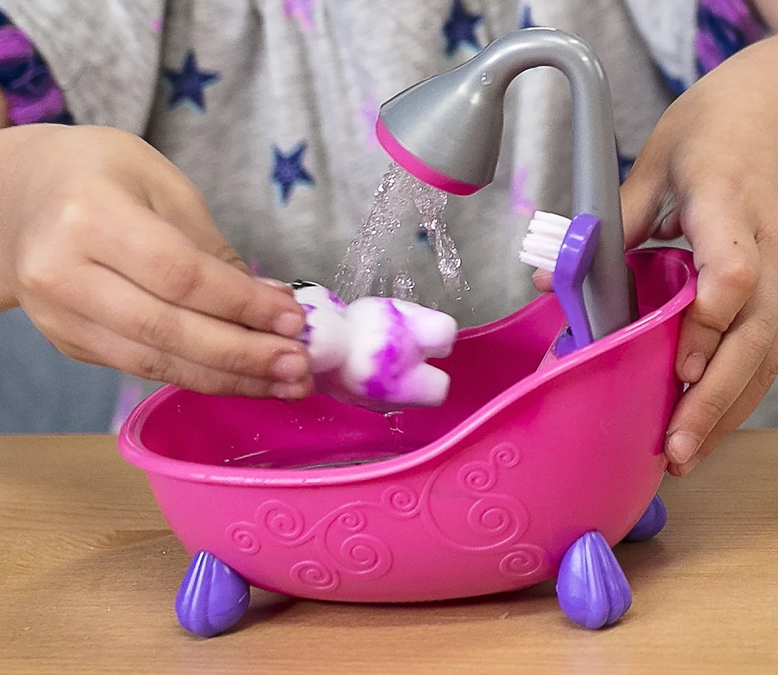 CRAYOLA Washimals Cuccioli vellutati da colorare 4 animali 6 pennarelli Vasca da bagno rosa spazzolina 3+ Anni