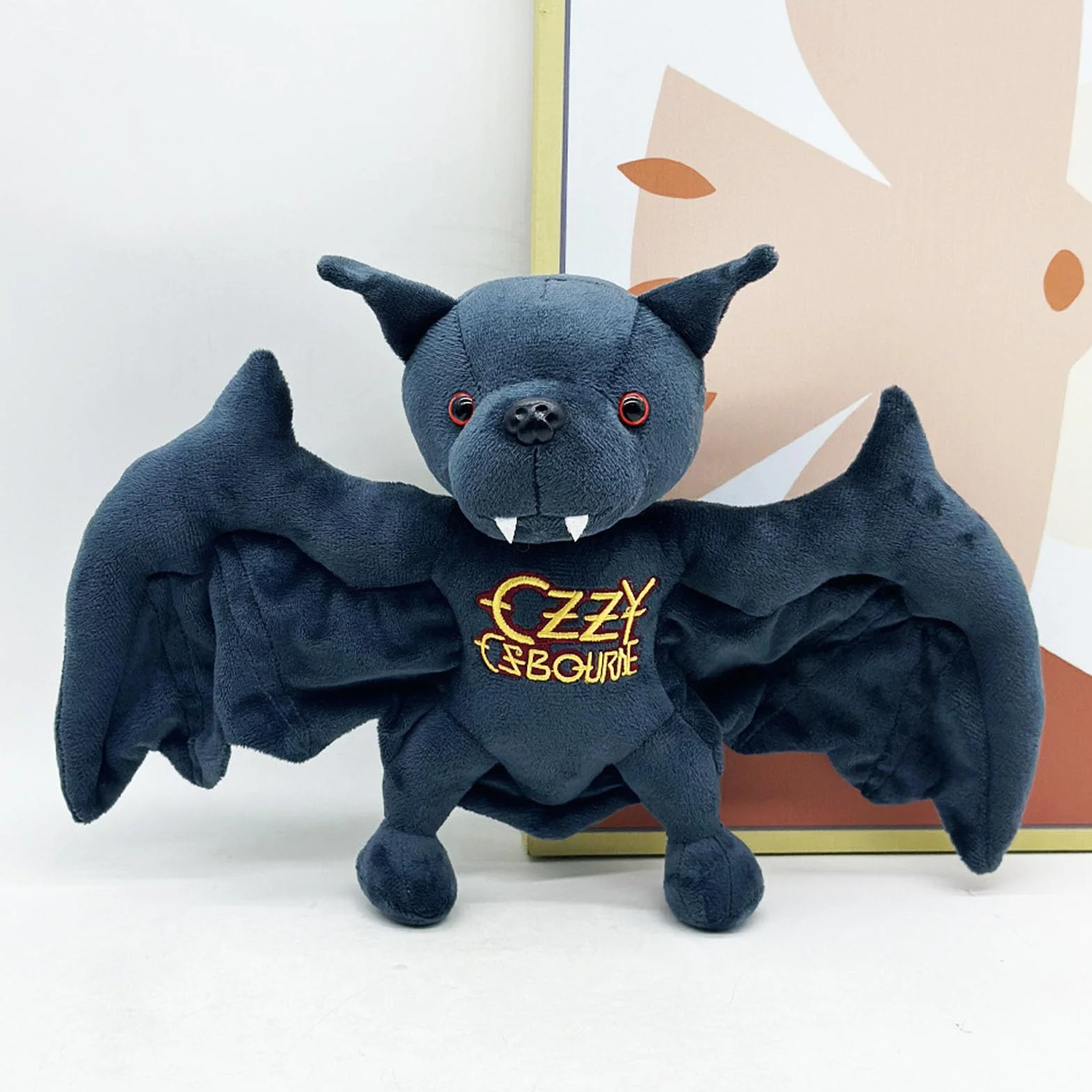 Pipistrello Nero Peluche Pipistrello da Collezione Bambola di Peluche Morbido Carino Farcito con Ricamo in Oro per Fan della Musica Rock (Magnetica)