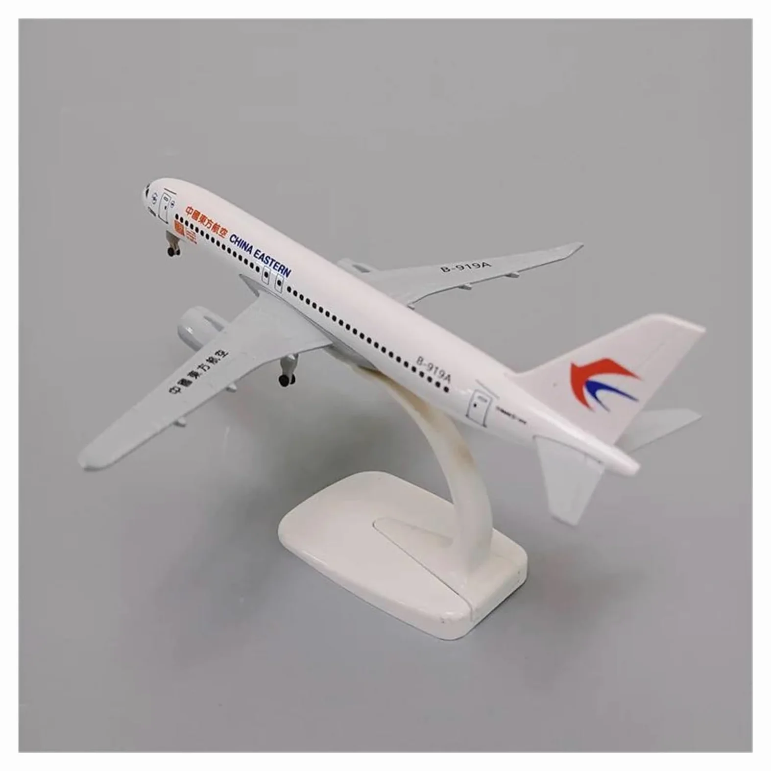 Modello Aereo Pressofuso Per Aviazione C919 19 Cm Commerciale Cinese Orientale Ornamenti Per Carrello Atterraggio Modello di Aereo in lega