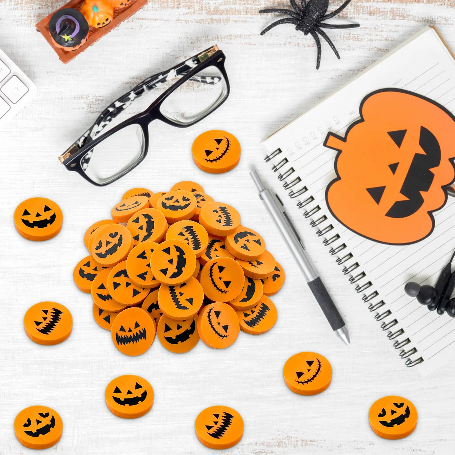 50PCS Mini Gomme da Cancellare per Halloween, Zucca a Forma di Zucca per Bambini, Feste di Halloween e Compleanno