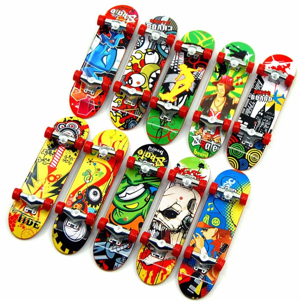 TOPWAYS® Finger Mini Skateboard 6 pezzi, Skate per Dita Giocattolo da Deck Truck Finger Board Skate Park Boy Bambini Regalo per Bambini,Bomboniere Giocattoli Festa