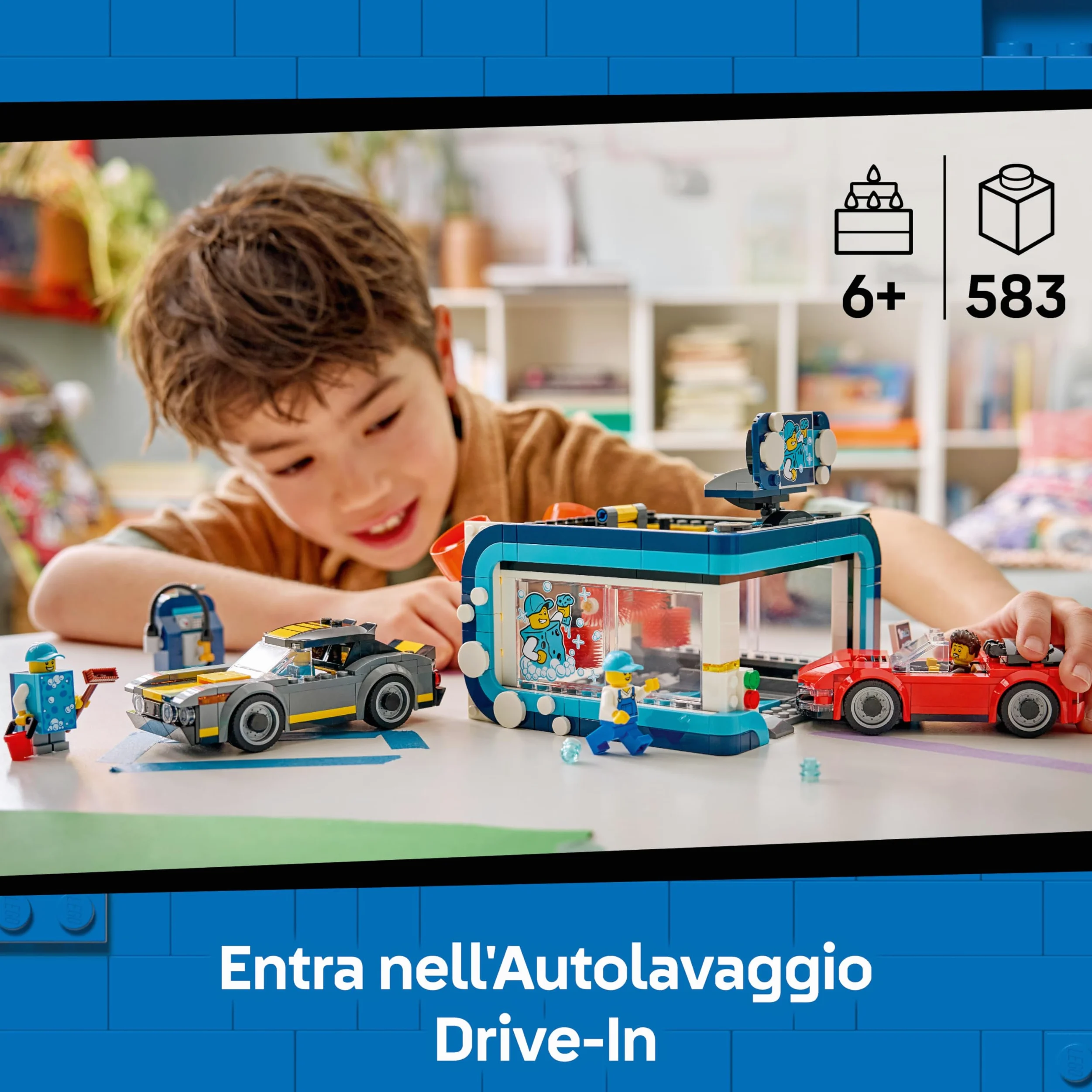 LEGO City Autolavaggio Drive-In Giocattolo - Include 2 Modellini di Auto, Funzione di Lavaggio e 4 Minifigure con Accessori - Idea Regalo di Compleanno per Bambini da 6 Anni in su - 60497