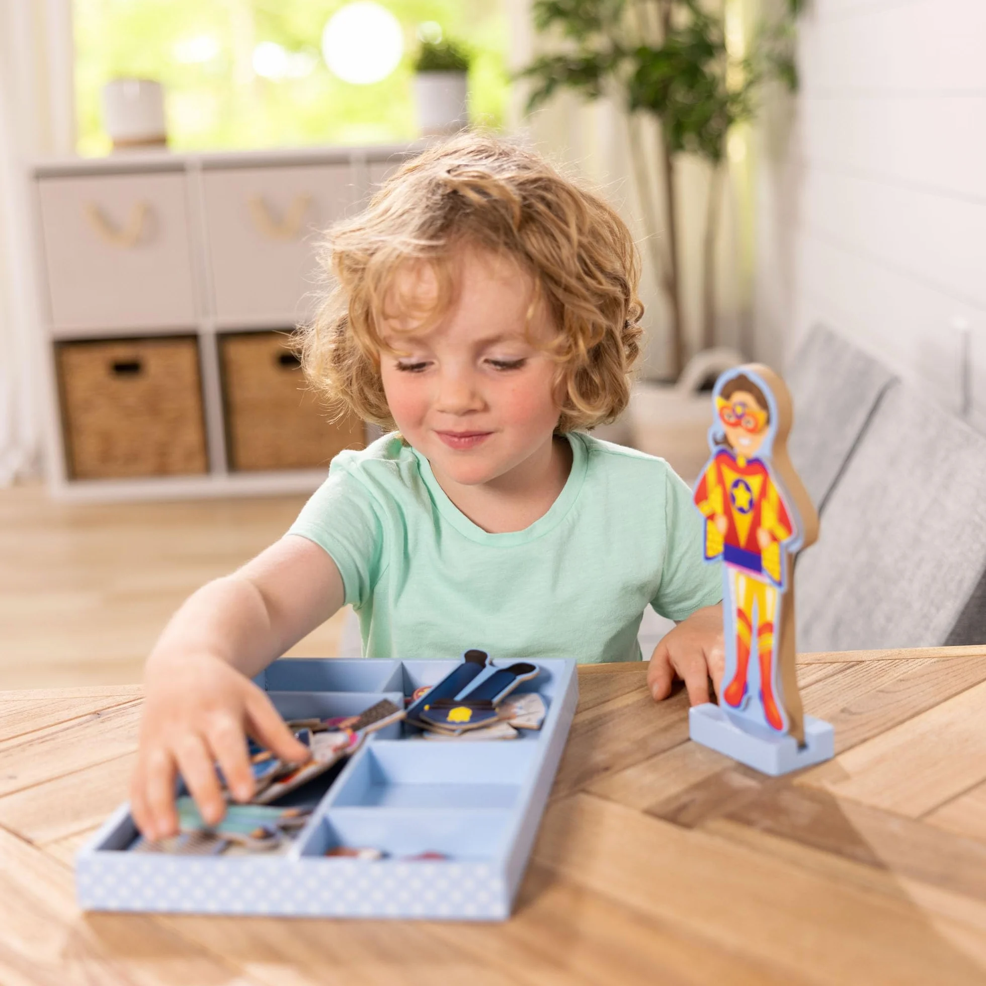 Melissa & Doug Gioco Calamite Bambola da Vestire - Julia | Giochi Magnetici per Bambini 3 Anni su | Giochi Calamite Bambola di Legno Crea La Moda | Bambole con Vestiti da Cambiare