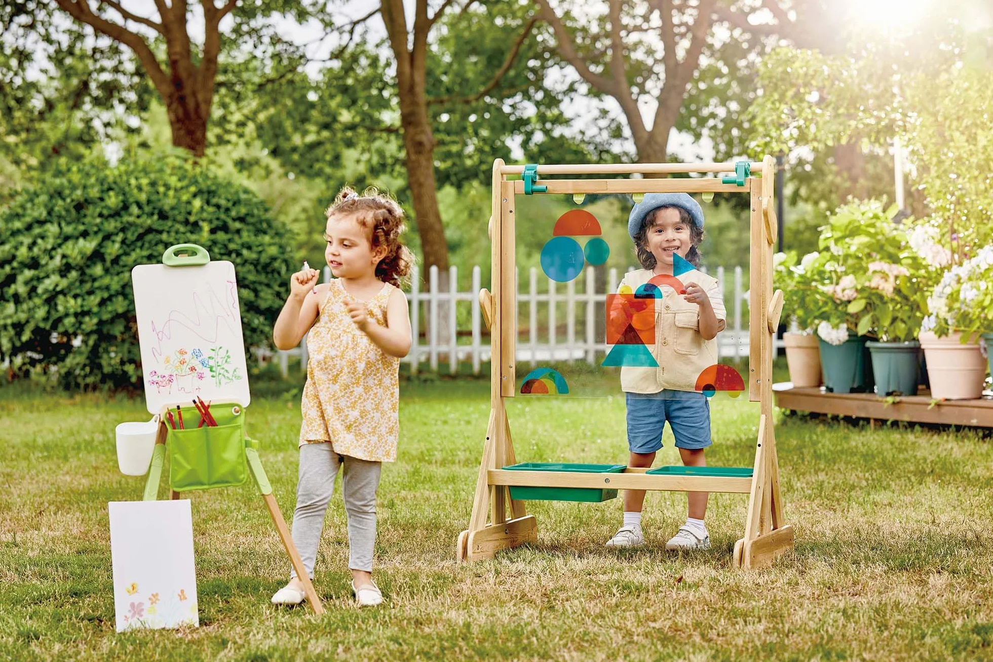 Hape Cavalletto da Esterno per Bambini in Legno Resistente alle Intemperie 3+