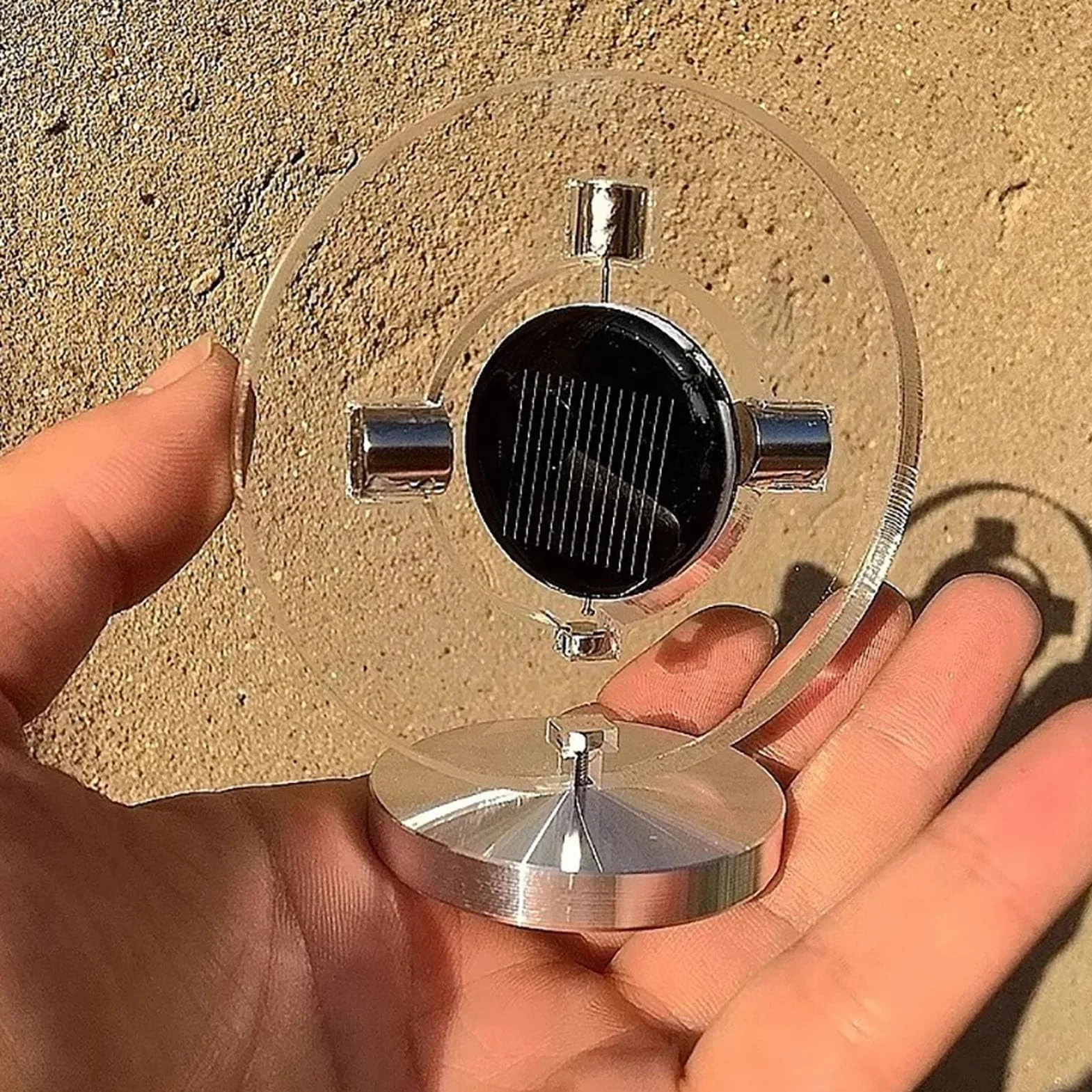 Toplionace Motore a Levitazione Magnetica ad Energia Solare Ultra Sensibile, Decorazione da Scrivania - Mendocino Motor, Gadget Tecnologico Galleggiante Creativo