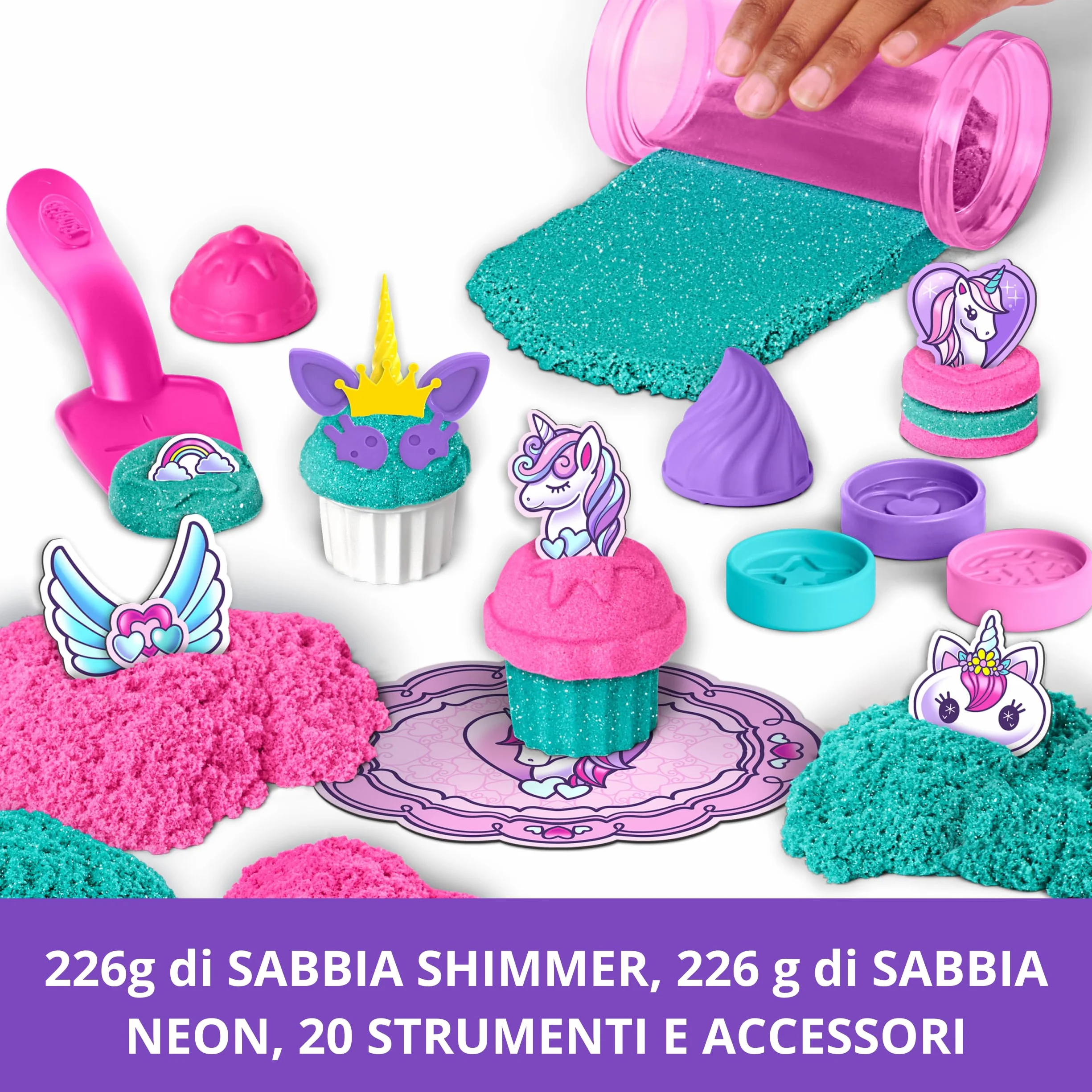 Kinetic Sand Shimmer, Set di Gioco Laboratorio di Pasticceria Unicorni, 453 g di Sabbia Cinetica, Verde Acqua Luccicante e Rosa, 8 Attrezzi Unicorno, Giocattoli Sensoriali per Bambini, 3+ Anni