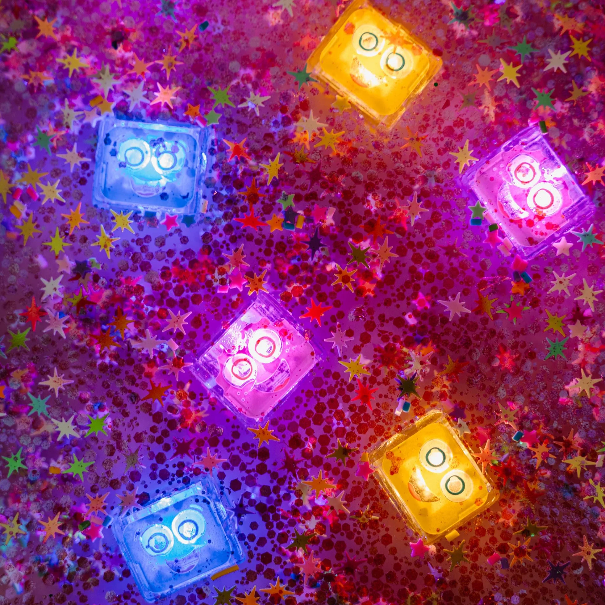 Glo Pals, Set 4 Cubi Luminosi Alex, Giochi da Bagnetto per Bambini da 3 Anni di Età, Aiuta lo Sviluppo Sensoriale e Cognitivo, con Illuminazione Automatica, Giallo