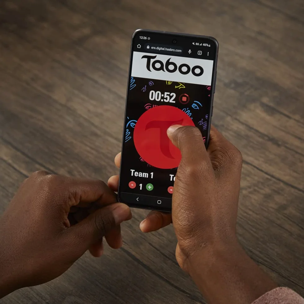 Hasbro Taboo classico gioco di società per adulti e adolescenti da tavolo 4+ giocatori 13+