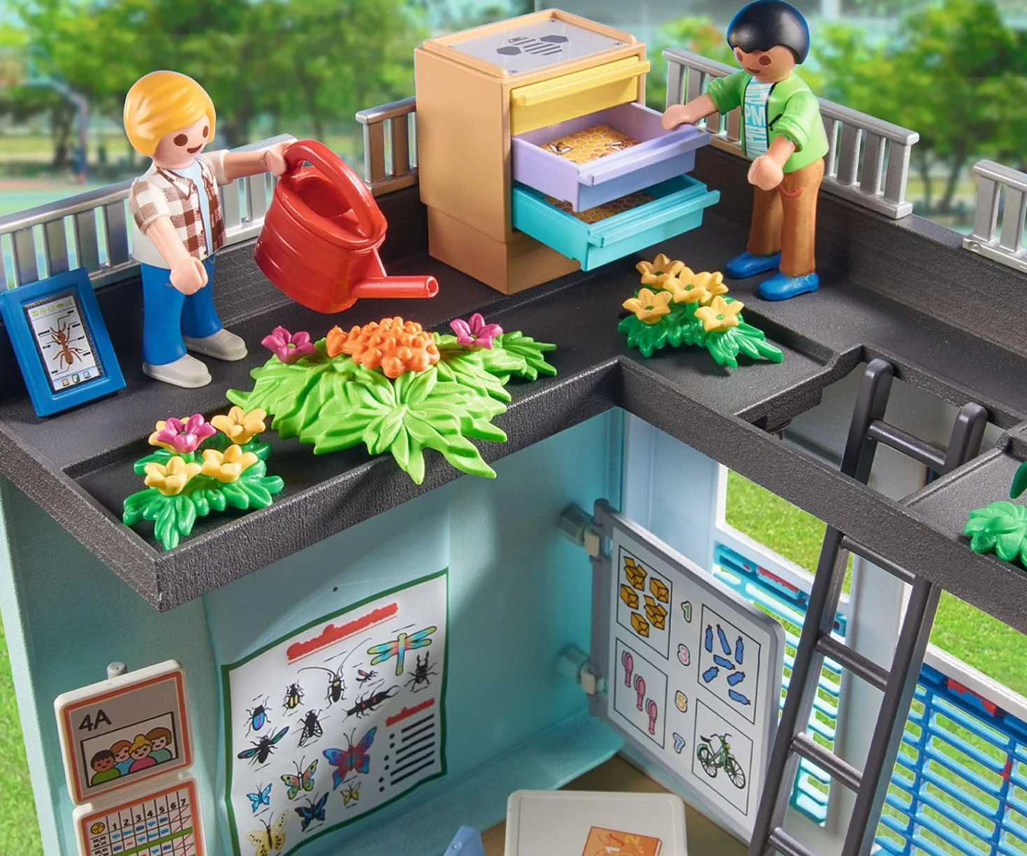 PLAYMOBIL City Life 71327 Grande scuola, edificio scolastico con ascensore, giocattolo per bambini dai 4 anni in su