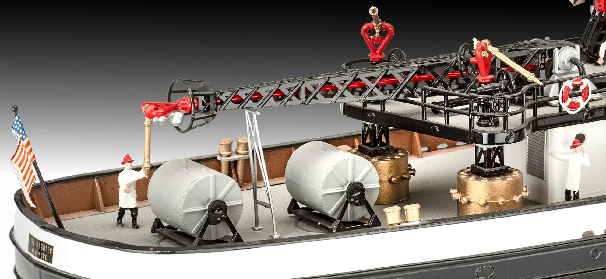 Revell The Firefighter, modellino di barca antincendio in scala 1:87, con 485 pezzi, barca estinguente di New York ricca di dettagli, con 7 mazzi, cannoni e cabina di controllo, a partire dai 12 anni