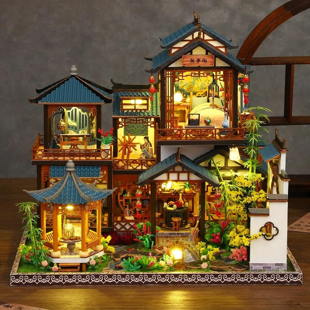 Kit per casa delle bambole montato in legno 3D fai da te in miniatura stile cinese palcoscenico edificio con musica creatività Halloween regalo di compleanno (senza copertura antipolvere)