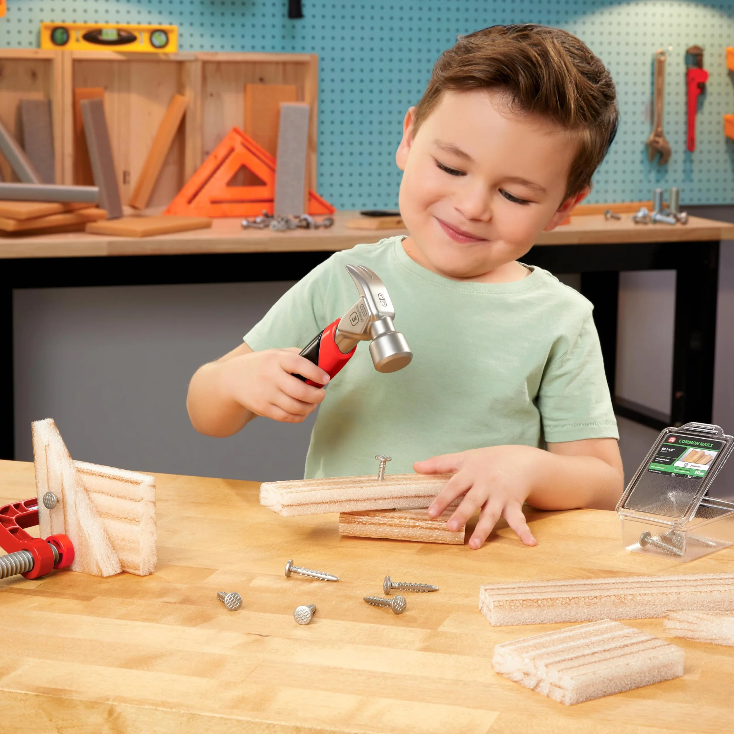Little Tikes Creative Construction Hammer & Nail Set - Include 5 Accessori, Set di Costruzioni per Gioco di Finzione, per Bambini. età 3+