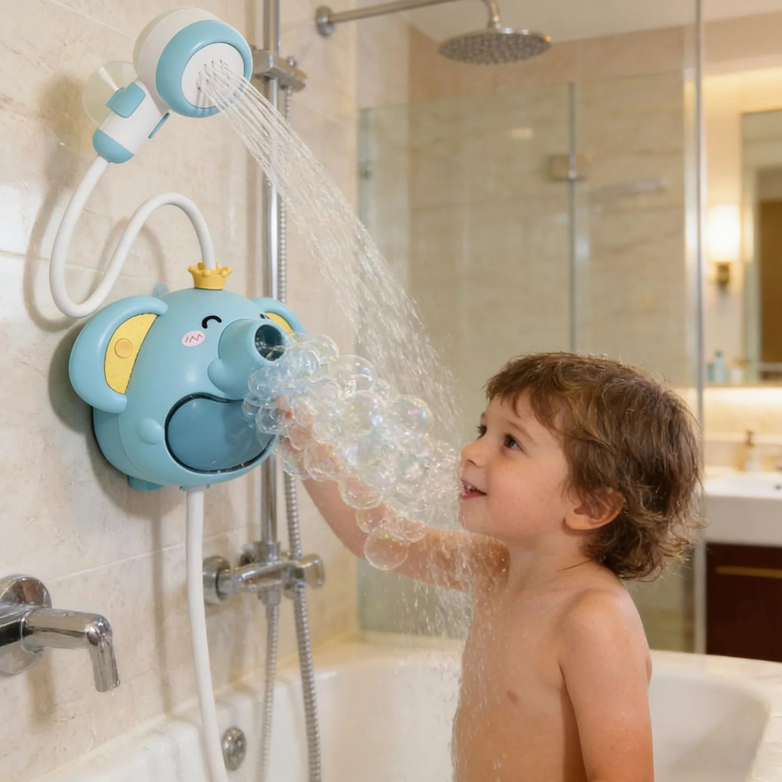 La creazione giocose con Un Elefante Giocattolo per la Vasca da Bagno incoraggia abitudini Lavaggio Positive nei Bambini Piccoli