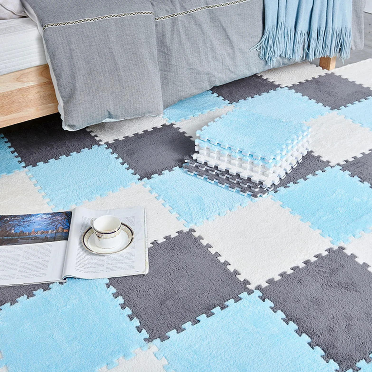 Splice Interlocking Carpet 18 Pezzi di Peluche Tappeto ad Incastro, Tappetino Puzzle Quadrato in Schiuma ad Incastro, Tappetino tagliabile per Stanza, Soggiorno, Camera d,Blue+Grey+White