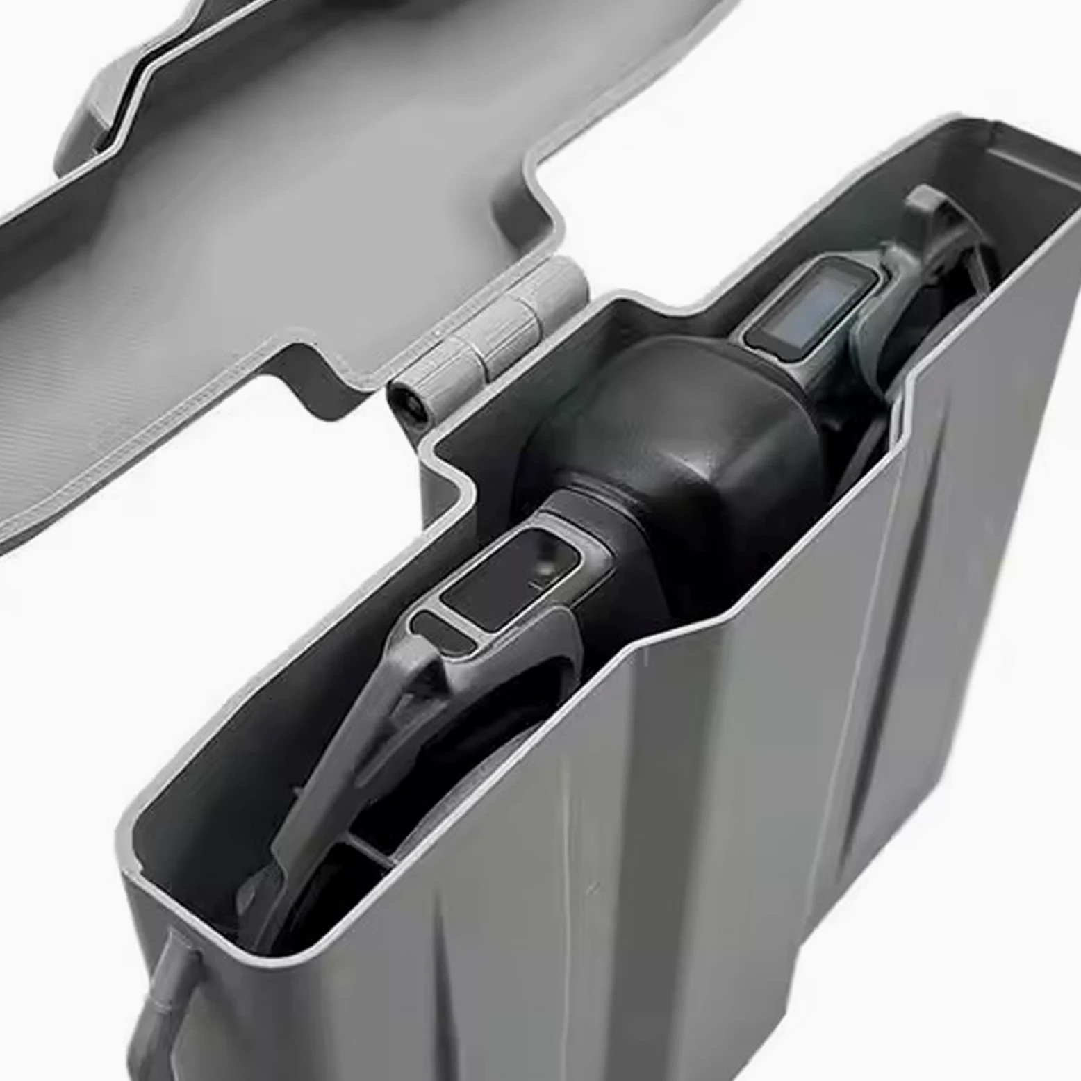 La scatola multifunzione organizza la ricarica delle batterie del telecomando in una custodia antiurto per drone