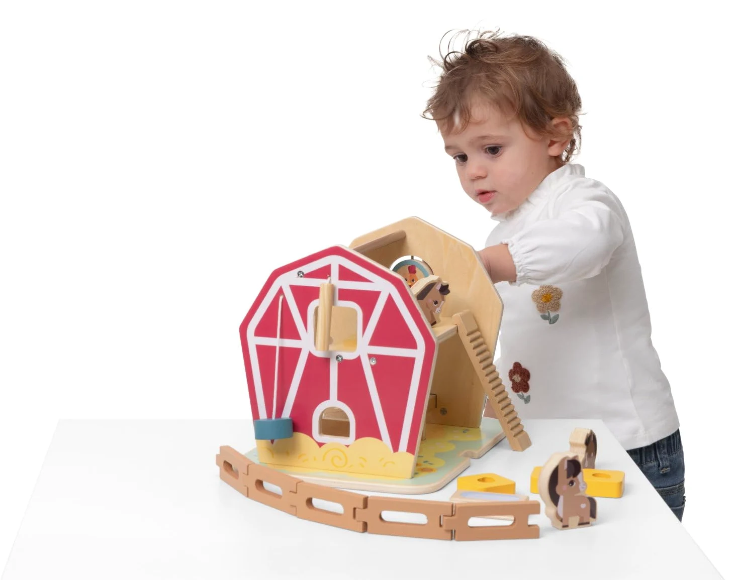 Chicco La Grande Fattoria dei Pony Playset, Gioco educativo in Legno con 3 Personaggi e Accessori | Gioco di Ruolo con Carrucola, Scala e Recinzione, Ispirato al metodo Montessori, 2 Anni +