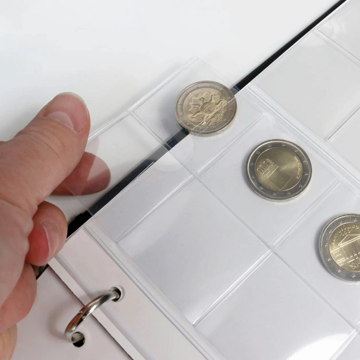 LINDNER Das Original Album per monete da 2 euro con 5 fogli per un totale di 100 monete, espandibile con fogli supplementari