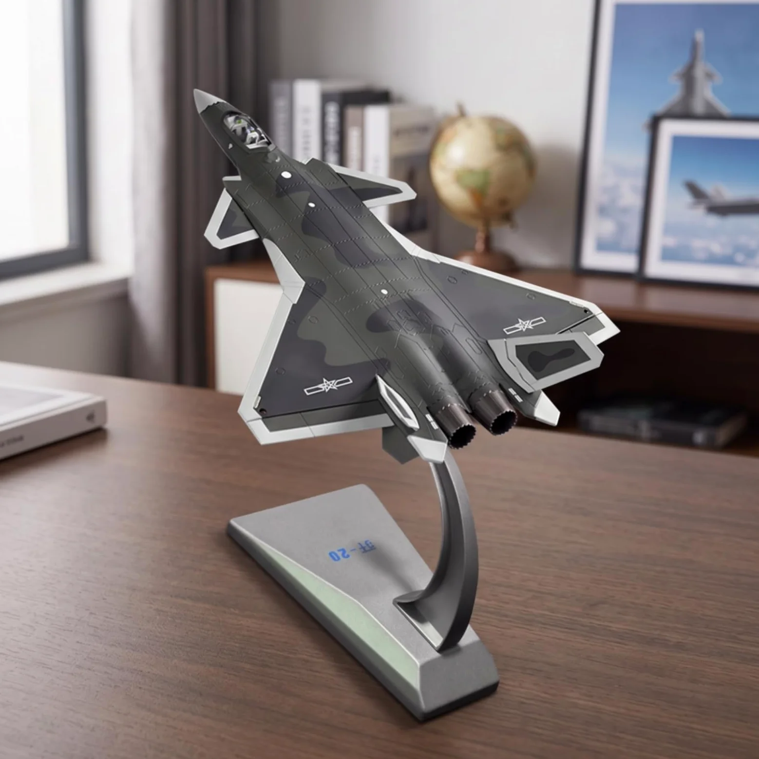 Modellino di J-20 Dettagliato Aereo Giocattolo in Lega Militare Modello in 1:72 per Collezionisti, Ufficio