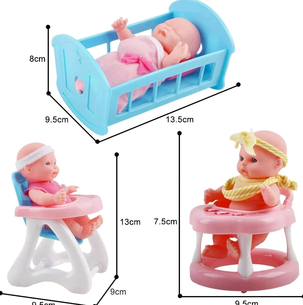 deAO Set 8 Mini Bambole 13 cm con Accessori – Gioco Creativo per Bambini 3+ | Include Deambulatore, Sedia Dondolo, Seggiolino Auto, Altalena, Vasino, Biberon, Età, Perfetto per Ruolo, Soli o in Gruppo