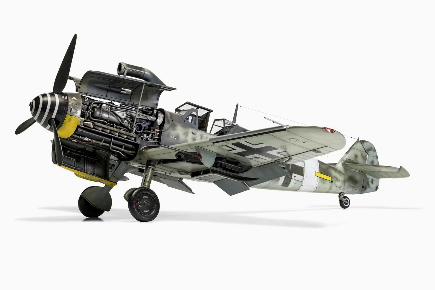 Kit di modellismo aereo in plastica AIRFIX - A17003 Messerschmitt Bf109G-5/6 per adulti e bambini dagli 8 anni in su, il set include sprue e decalcomanie - Modellismo aereo in scala 1:72