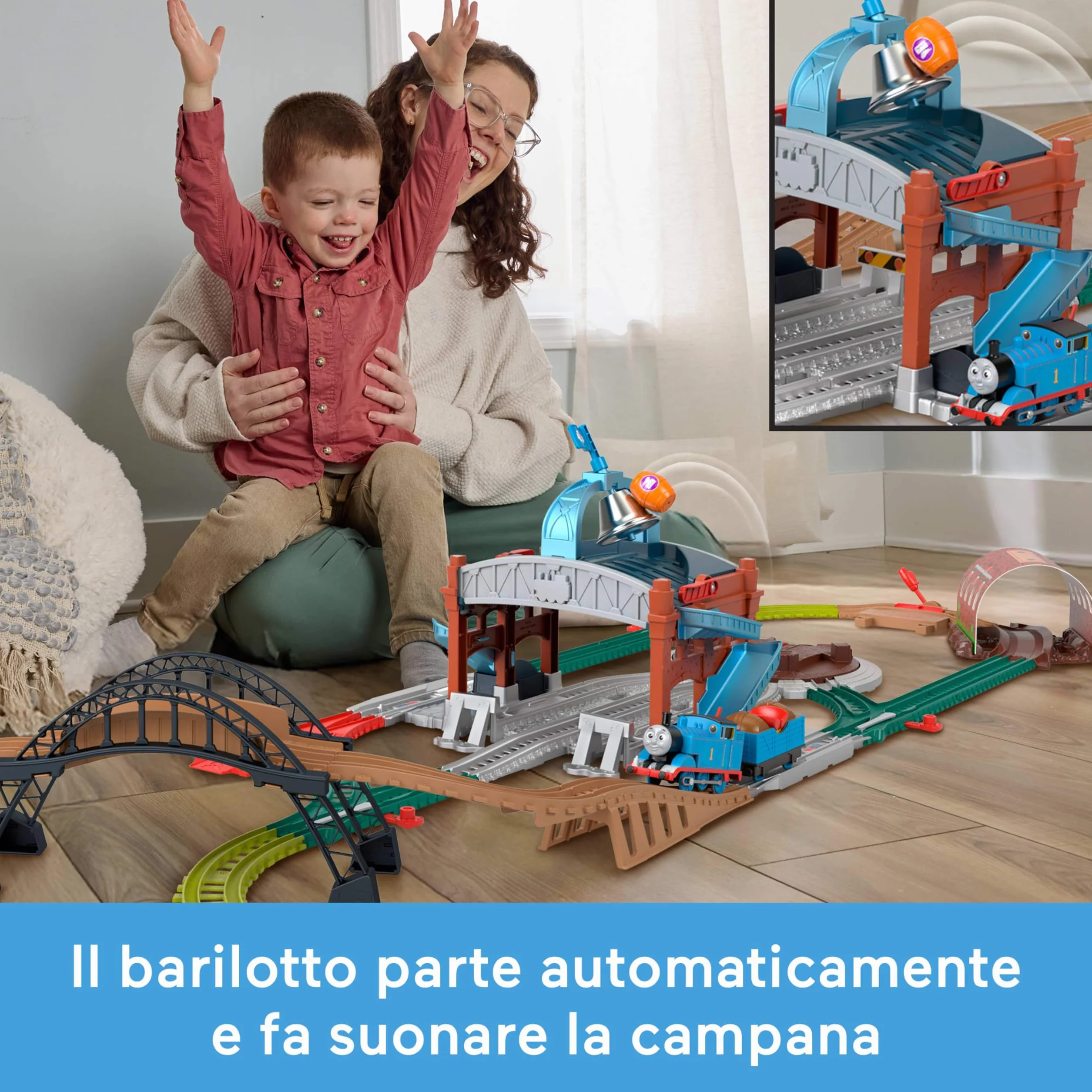 Thomas & Friends - Centro di Consegna Barili, set con locomotiva Thomas motorizzata a pile e vagone merci, pista lunga 5+ metri e barili inclusi, giocattolo per bambini, 3+ anni, JGY30