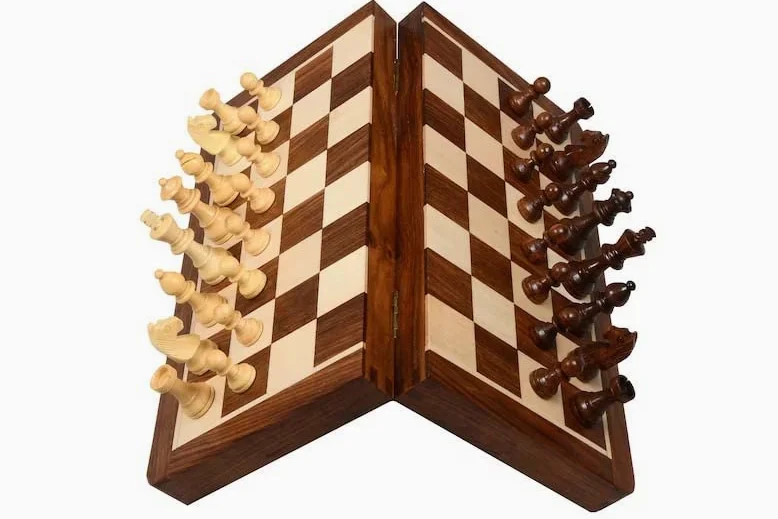 Set di scacchi magnetici pieghevoli serie Travel in legno Sheesham e scatola di legno - 30,5 cm (25,4 cm)