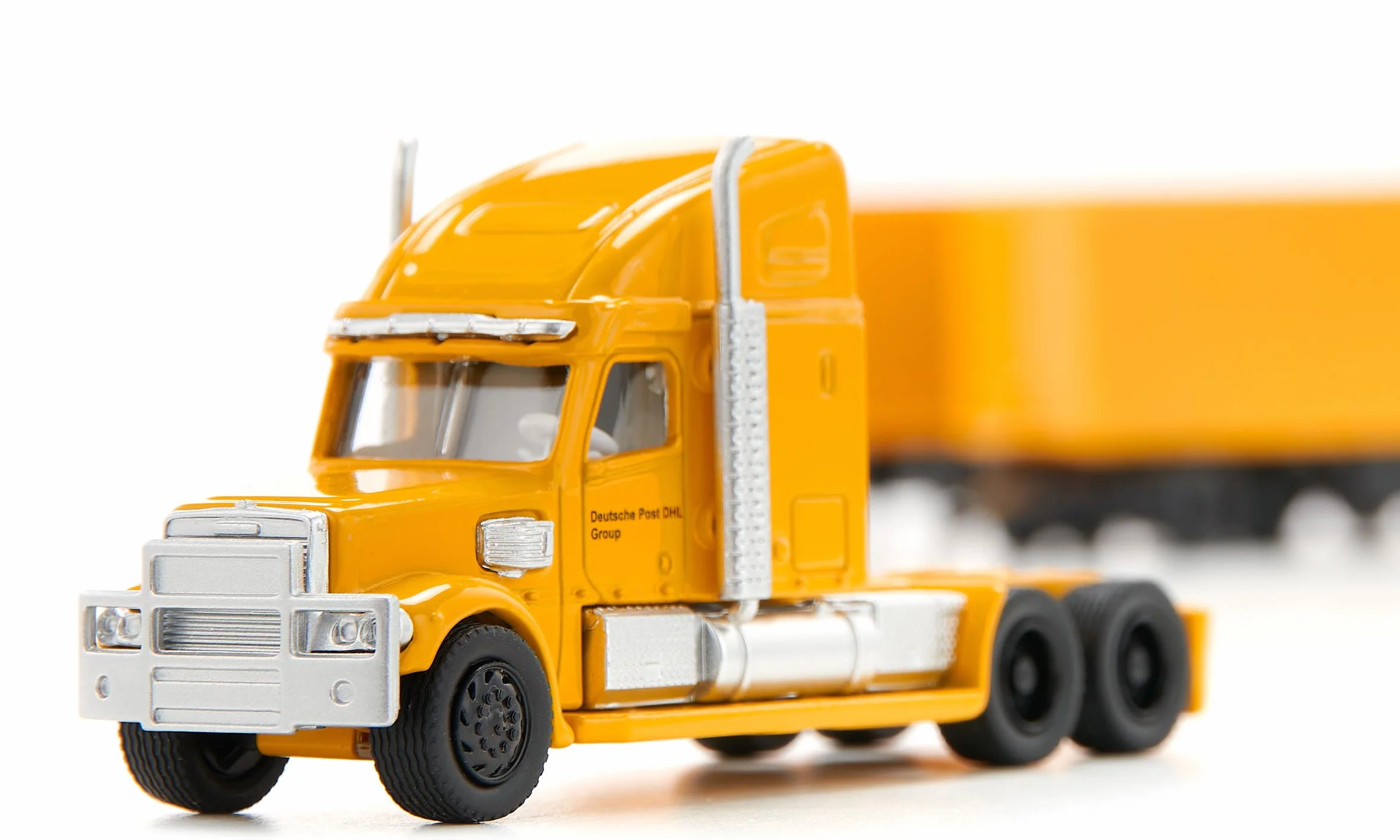 Siku 1806 Freightliner DHL Road Train Motrice Semirimorchio Rimorchio 1:87 Metallo Plastica Giallo