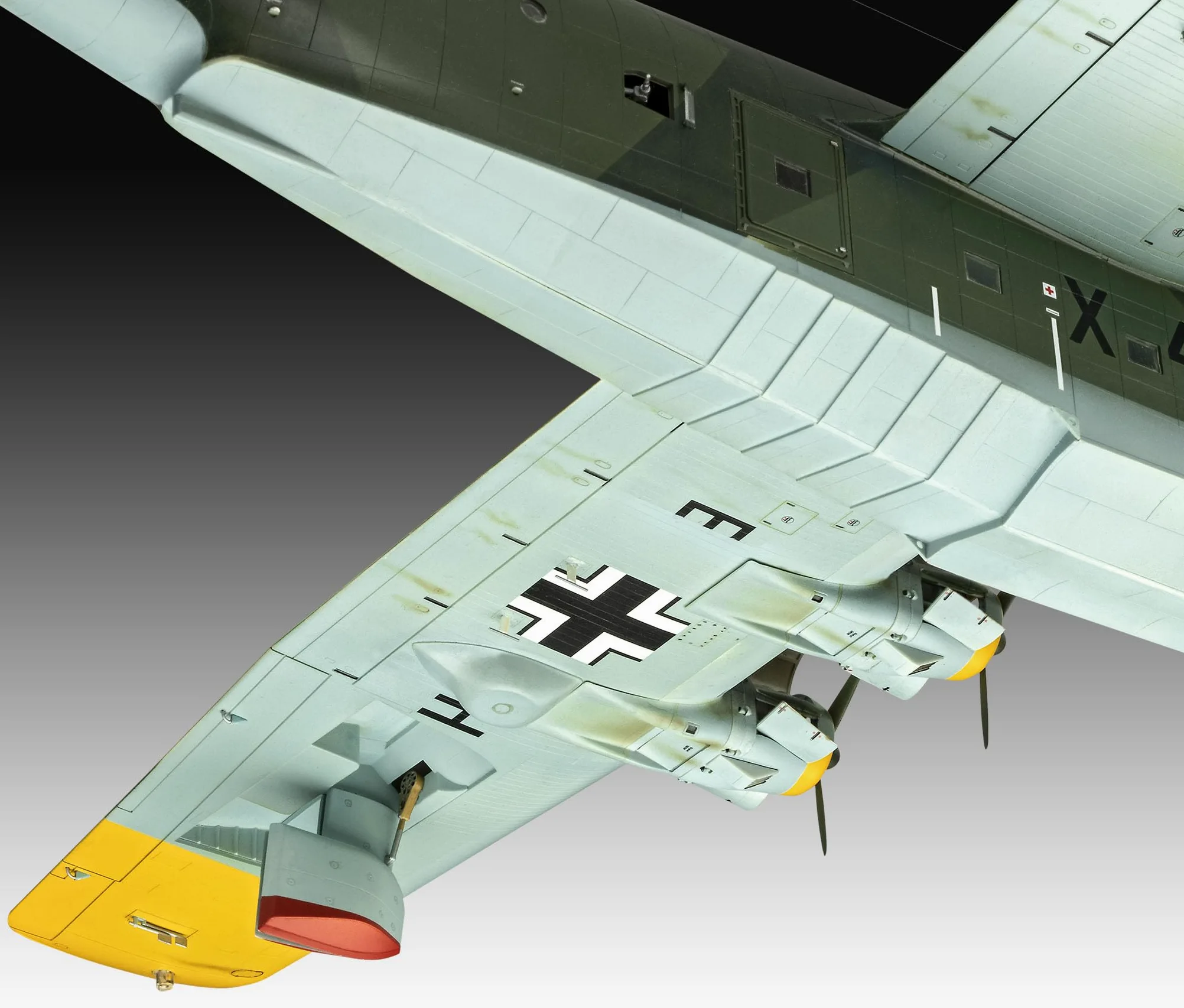 Revell 03792 Blohm & Voss BV222 - Kit modellino aeromobile in plastica non costruita/non verniciata, scala 1:72