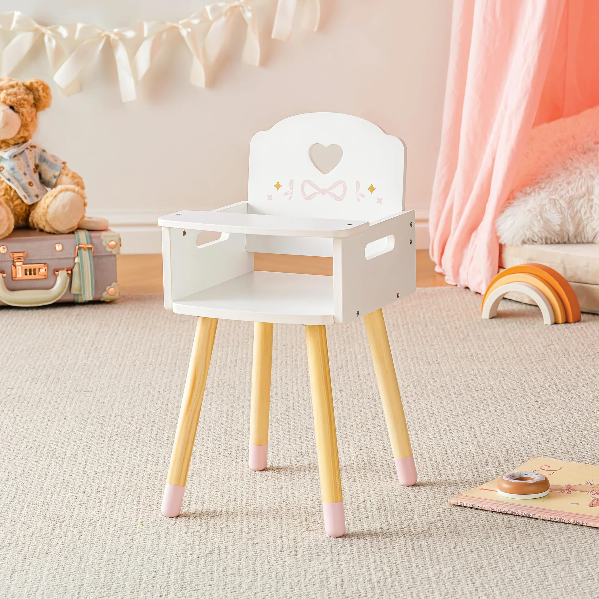 ROBUD Seggiolone per bambole in legno con vassoio rimovibile, decorazione cuore e fiocco, mobili per bambole sotto i 45 cm, giocattolo per ragazze dai 3 anni in su, bianco
