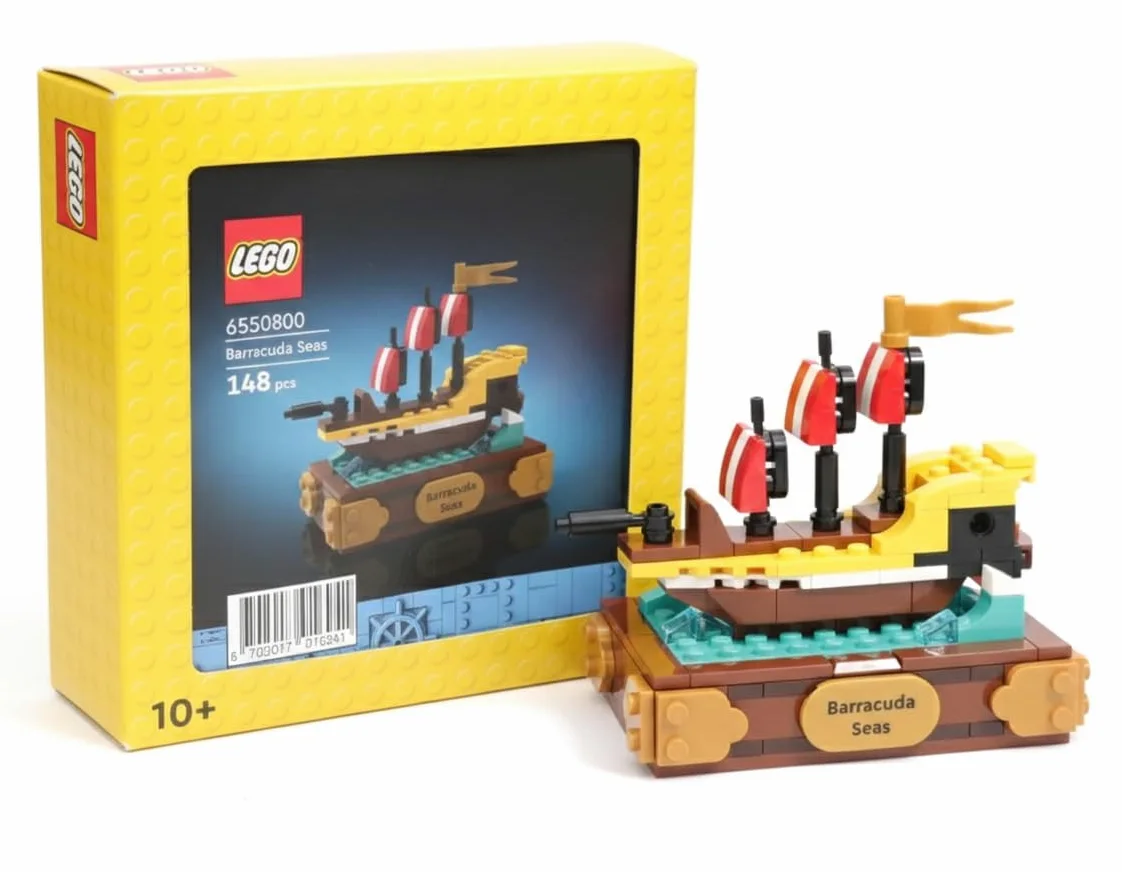 LEGO® 5009044 Set promozionale - Nave pirata Barracuda Seas, mini set di costruzioni con motivo piratesco, oggetto da collezione per bambini e adulti