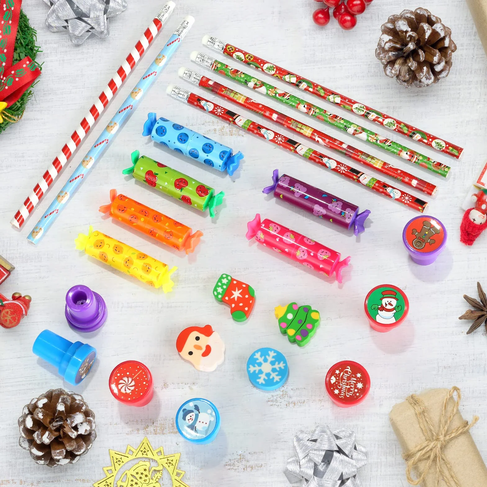 Calendario Avvento 2025 di Cancelleria Scuola Set Cancelleria 24 Articoli Calendario Avvento Bambini Bambina con Matite Timbri Evidenziatori e Gomma Regali di Natale Bambini