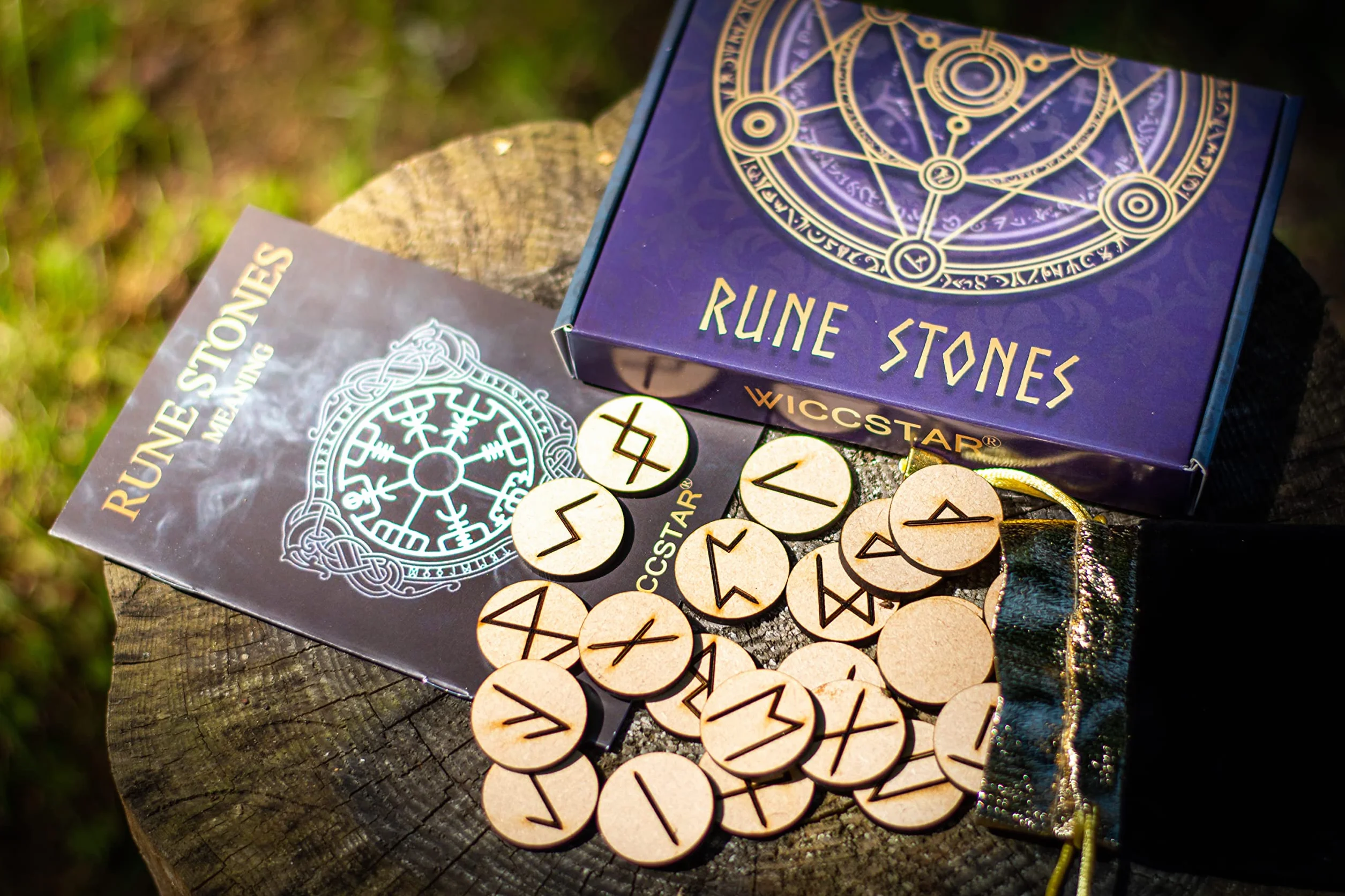 Rune Celtiche Stone Set Borsa con Layout & Pergamena