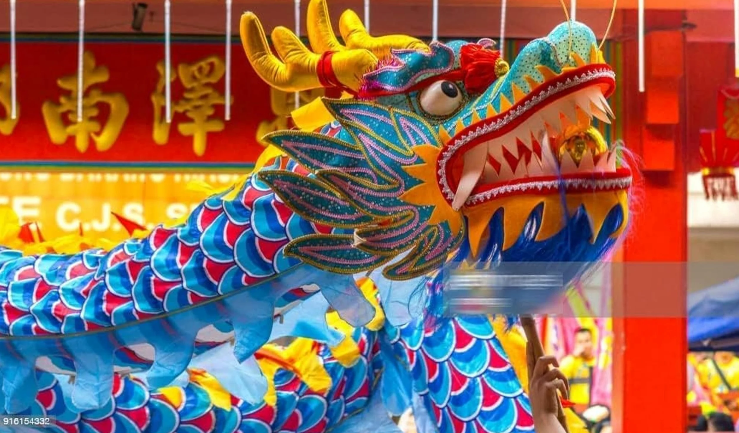 Danza cinese del drago di seta di 10 metri for 8 persone, spettacolo di parata all'aperto