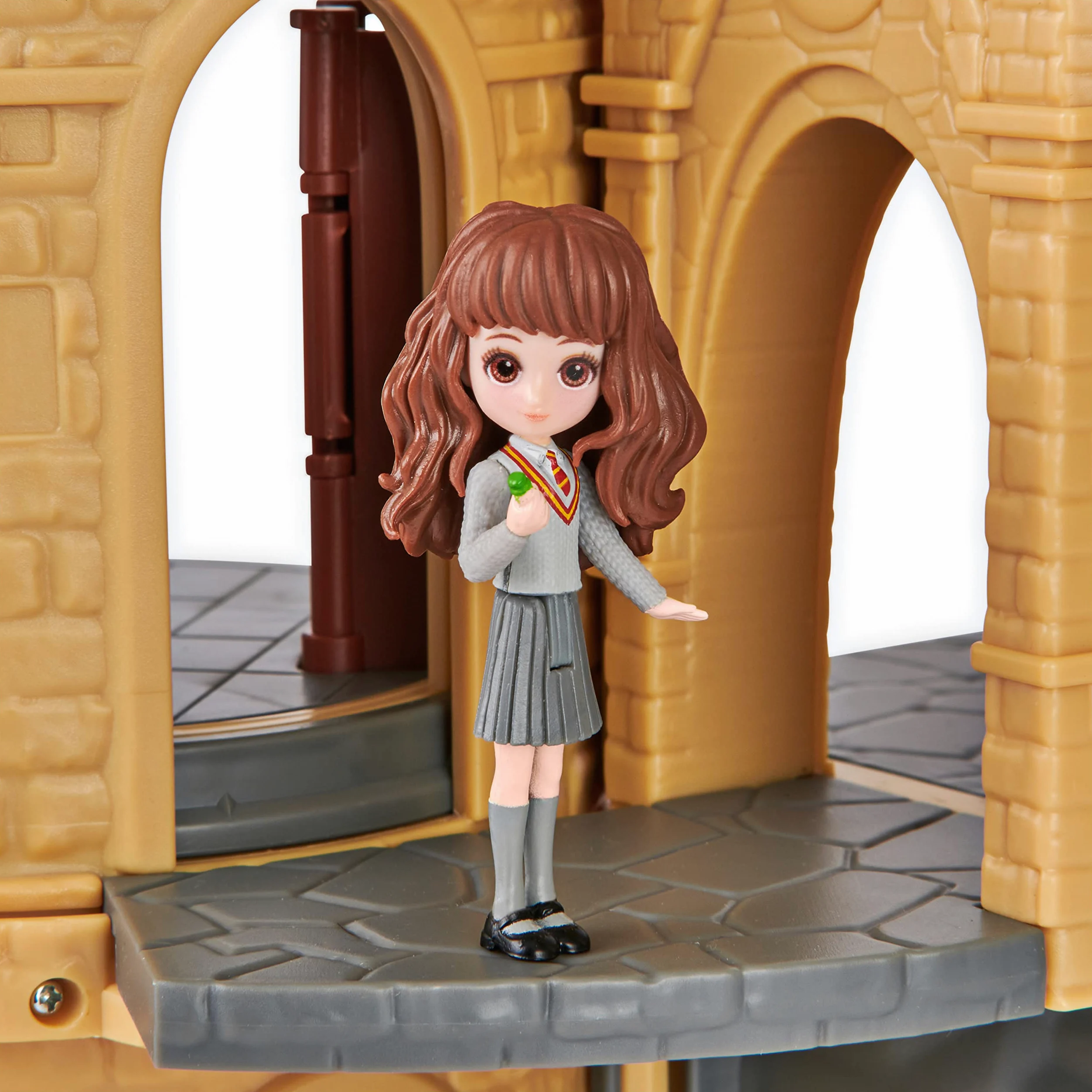 Wizarding World, Castello di Hogwarts di Harry Potter, con 12 accessori, luci, suoni e bambola Hermione esclusiva - dai 5 anni