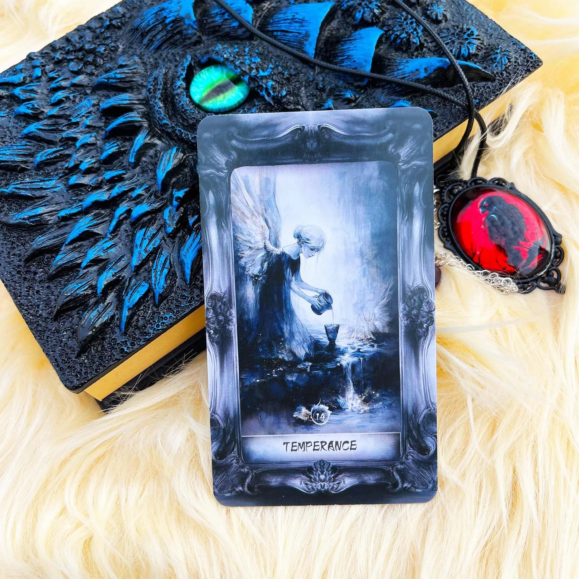 Mazzo di Tarocchi Dark Fantasy 78 carte gotiche con guida per principianti gioco di divinazione ombra e luce